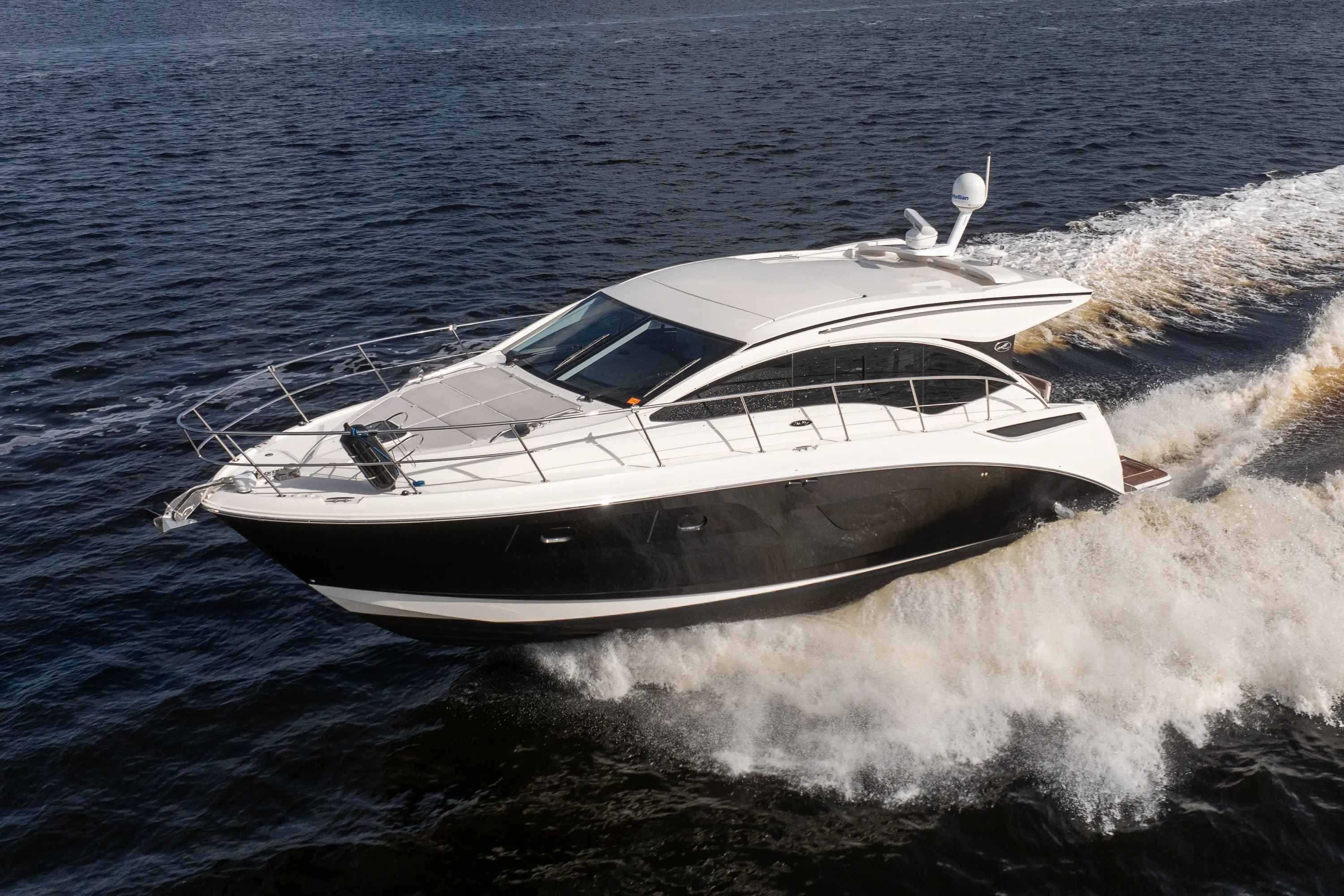 2018 Sea Ray 400 SUNDANCER Image Thumbnail #9