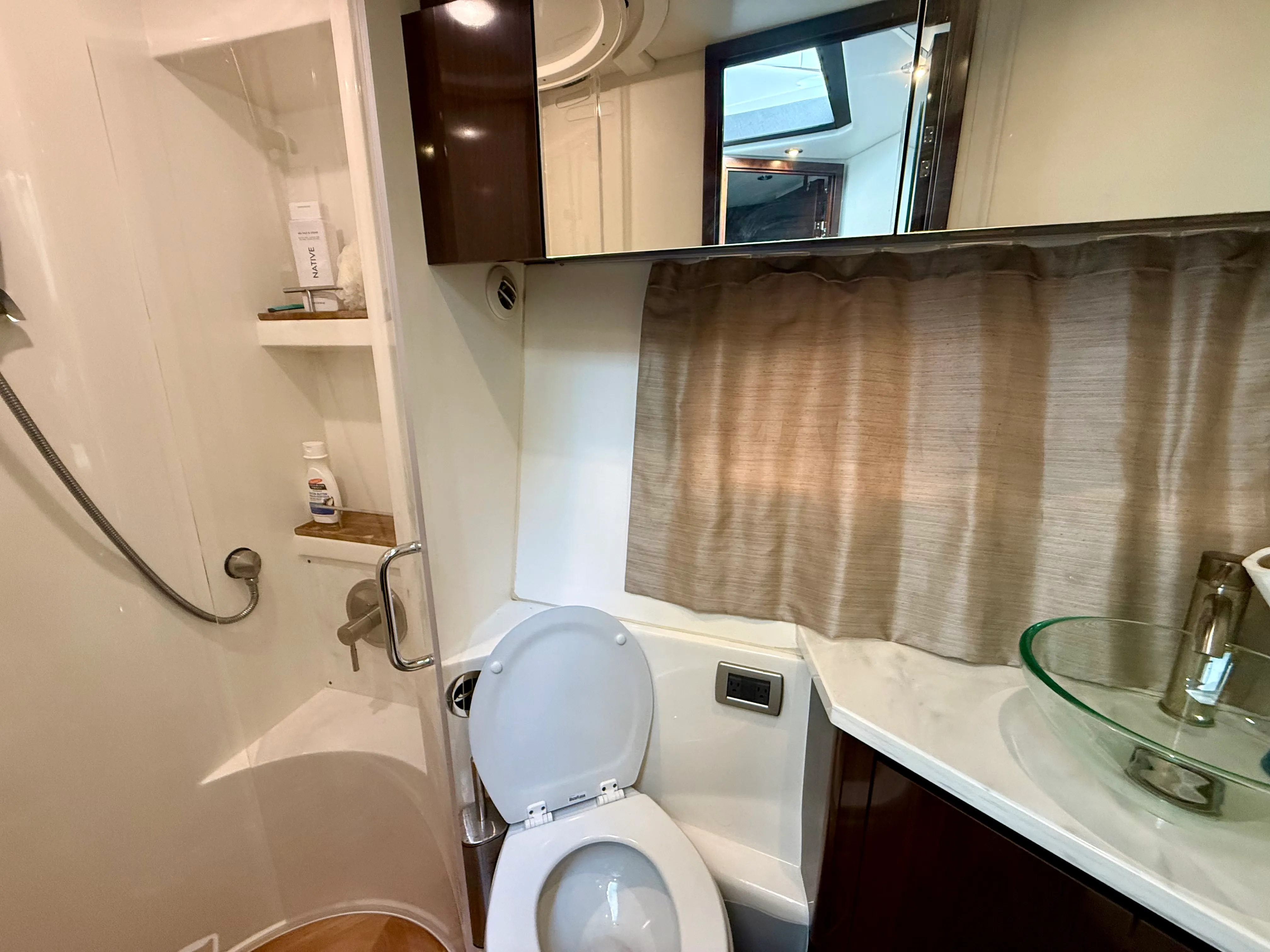 2018 Sea Ray 400 SUNDANCER Image Thumbnail #41