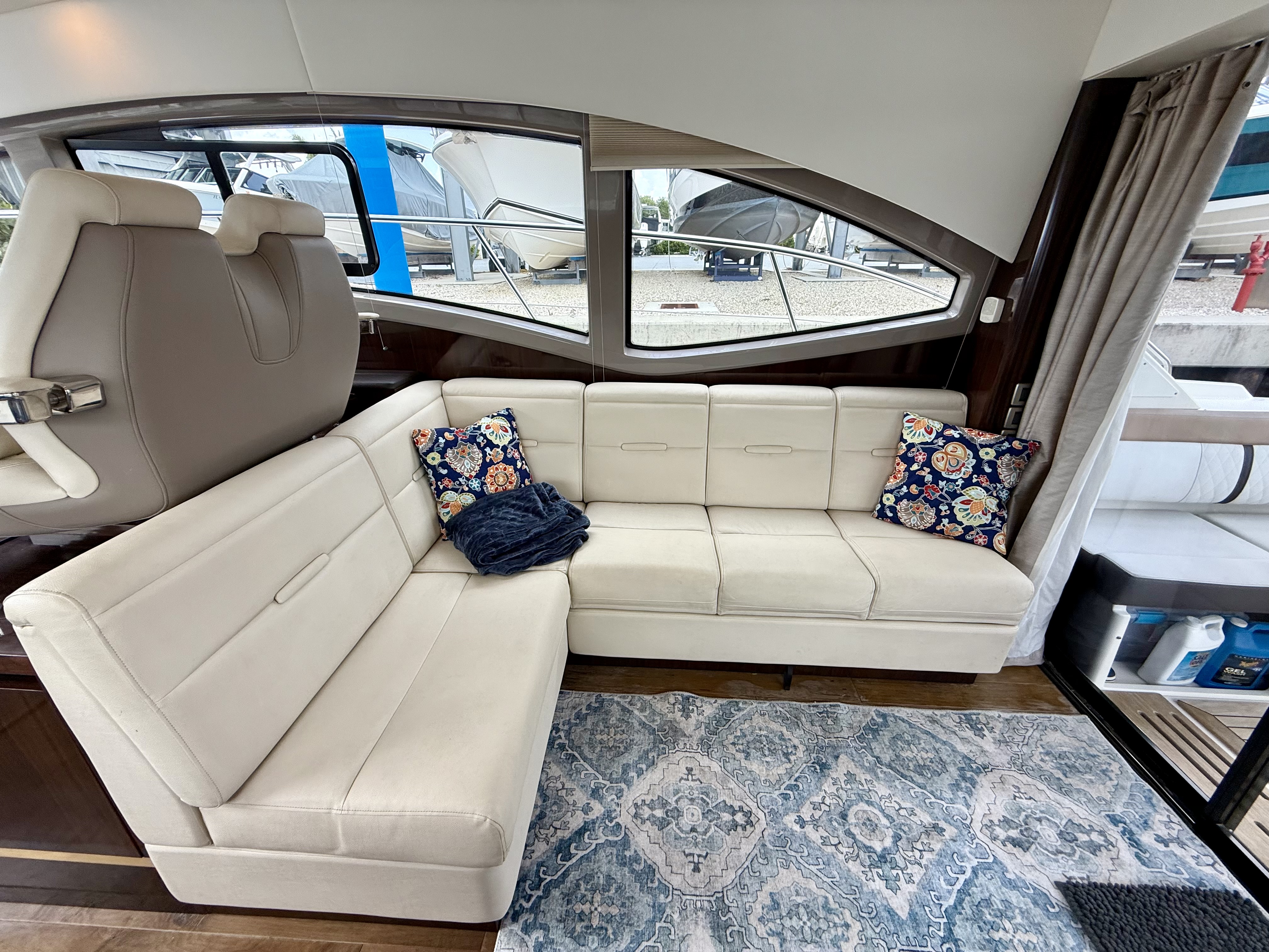 2018 Sea Ray 400 SUNDANCER Image Thumbnail #24