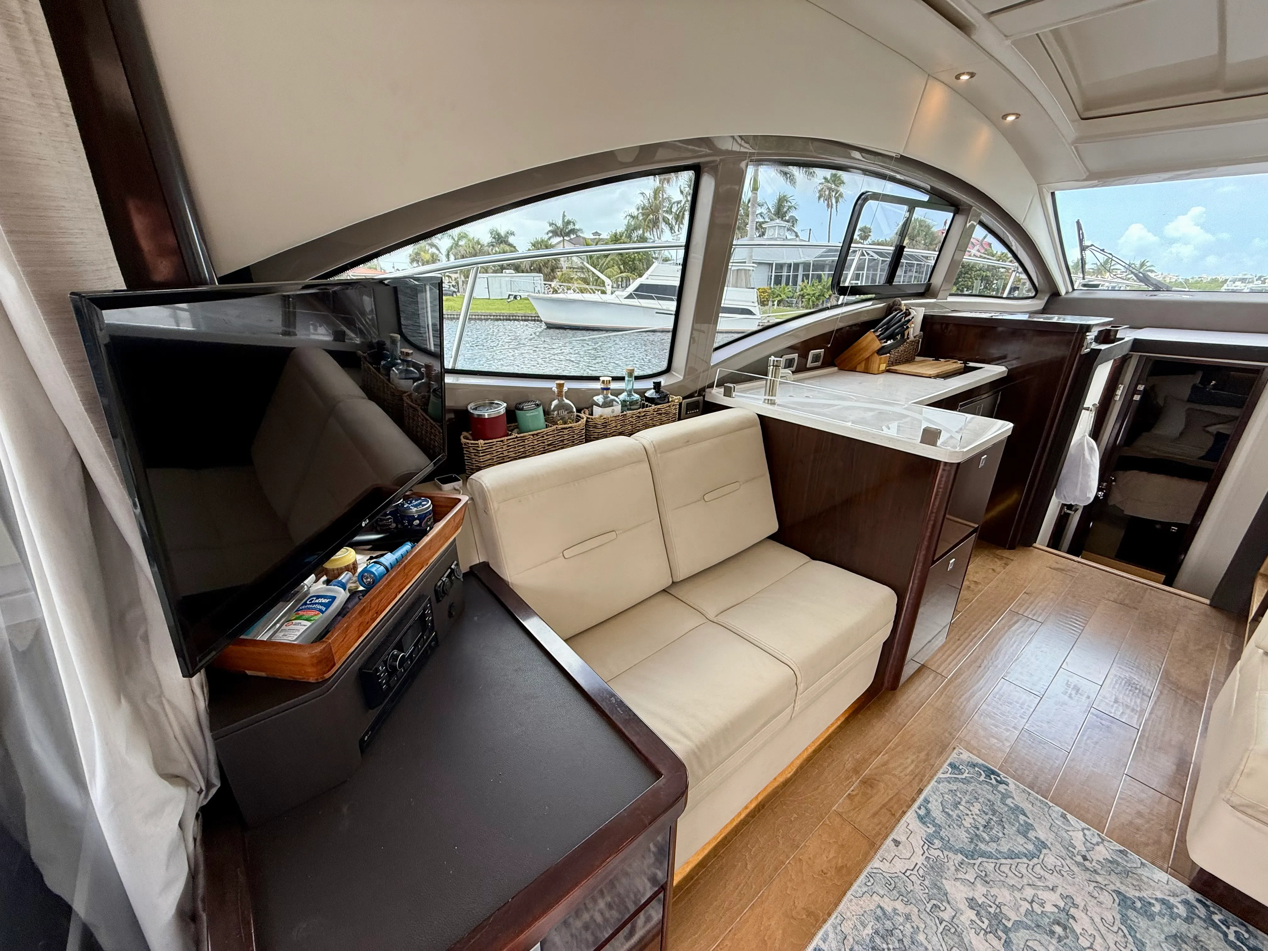 2018 Sea Ray 400 SUNDANCER Image Thumbnail #23