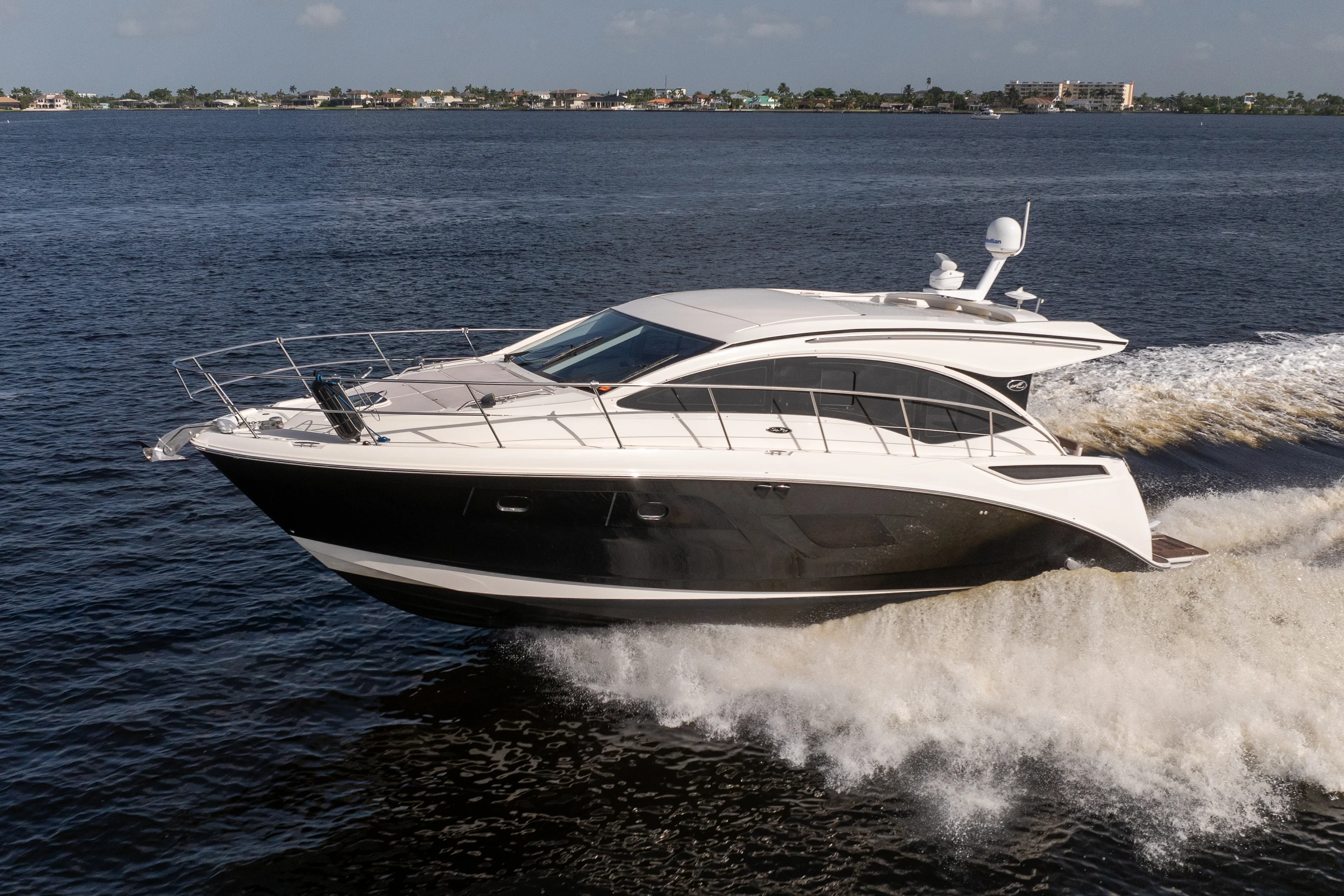 2018 Sea Ray 400 SUNDANCER Image Thumbnail #8