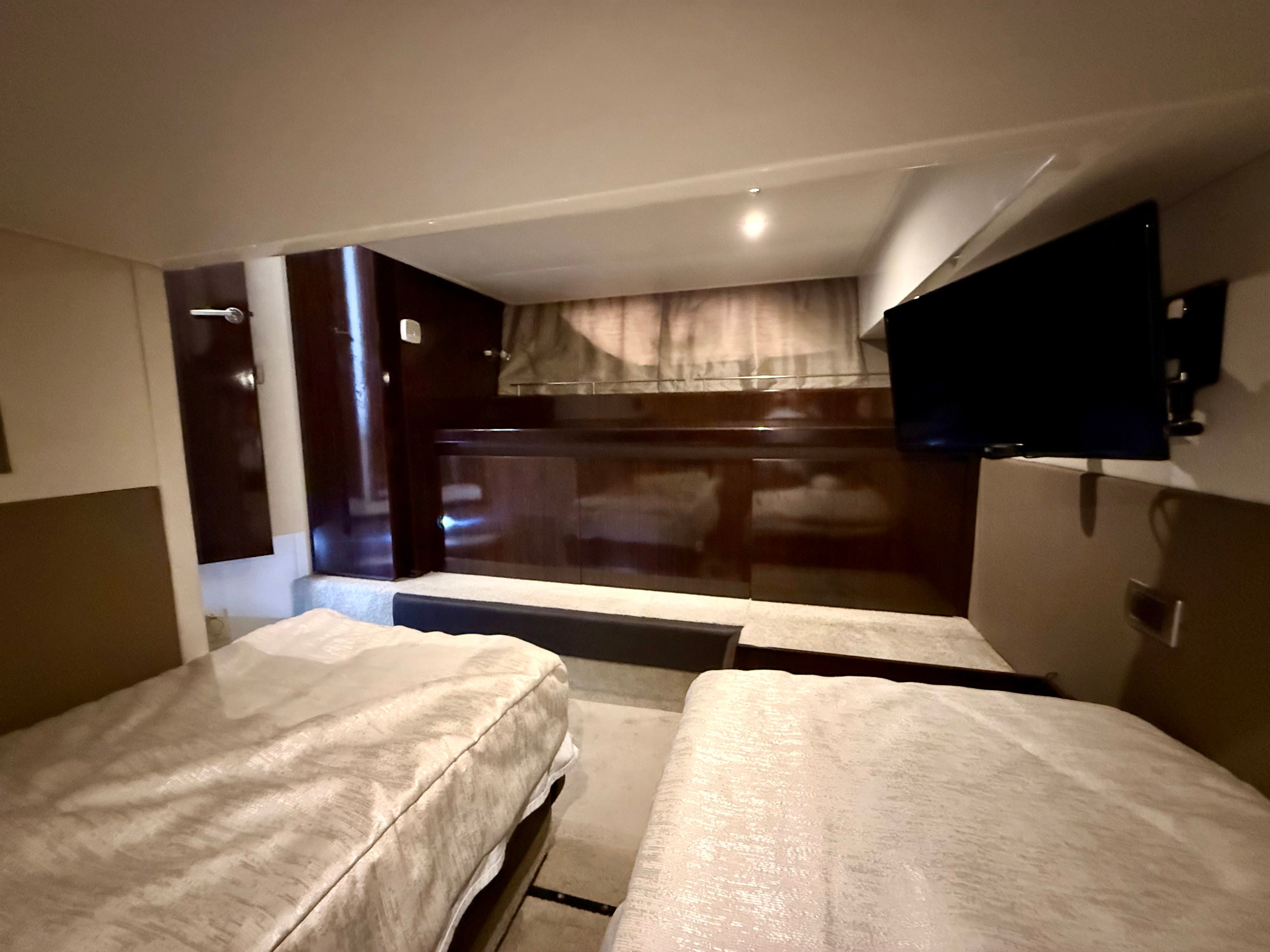 2018 Sea Ray 400 SUNDANCER Image Thumbnail #39