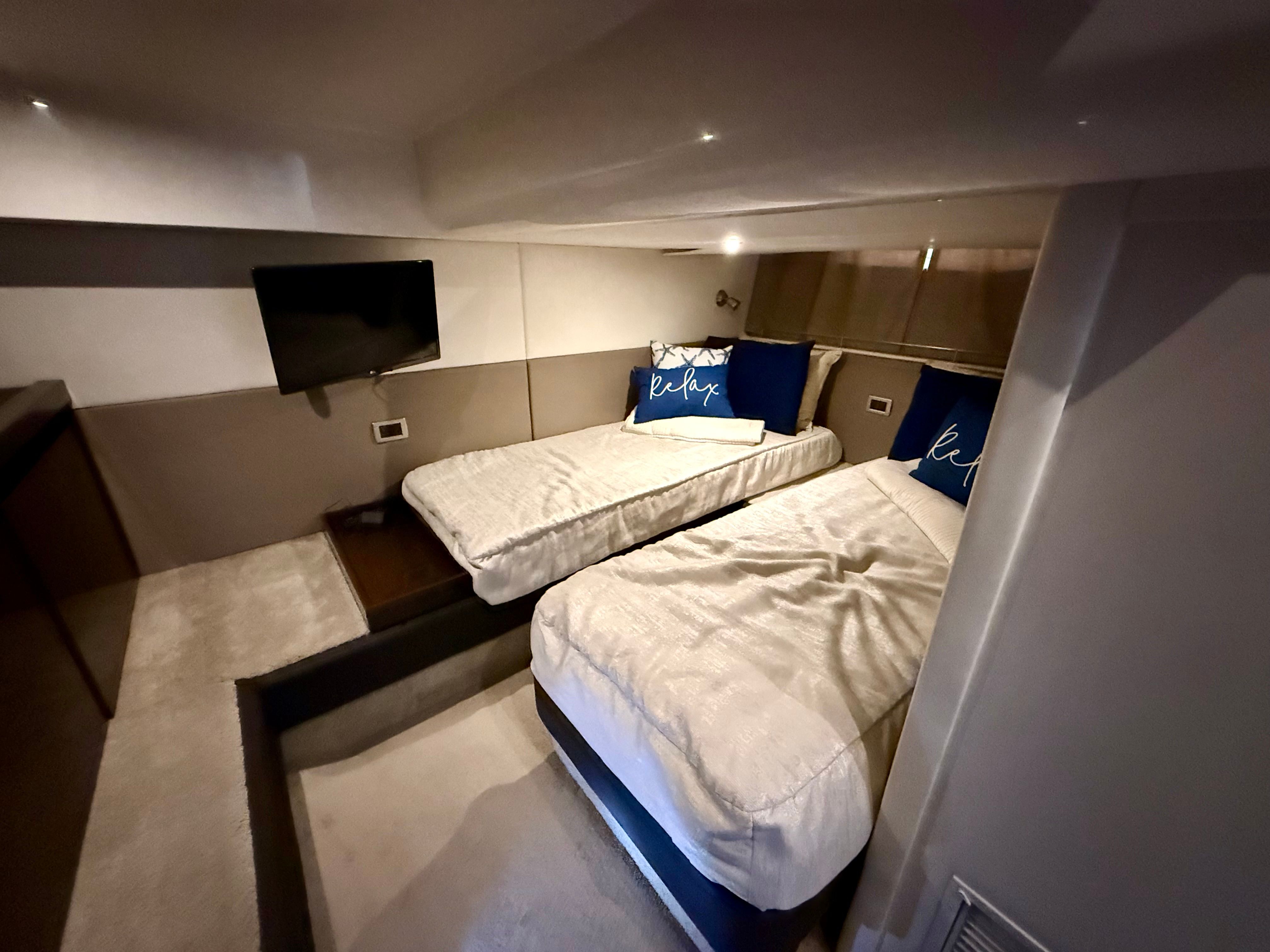 2018 Sea Ray 400 SUNDANCER Image Thumbnail #38