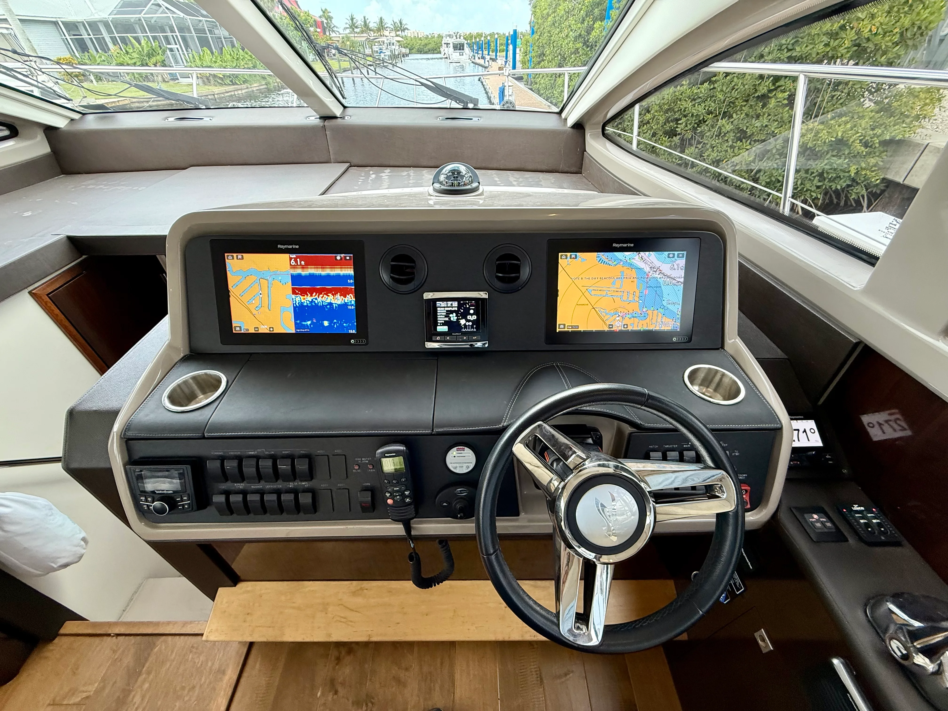 2018 Sea Ray 400 SUNDANCER Image Thumbnail #32