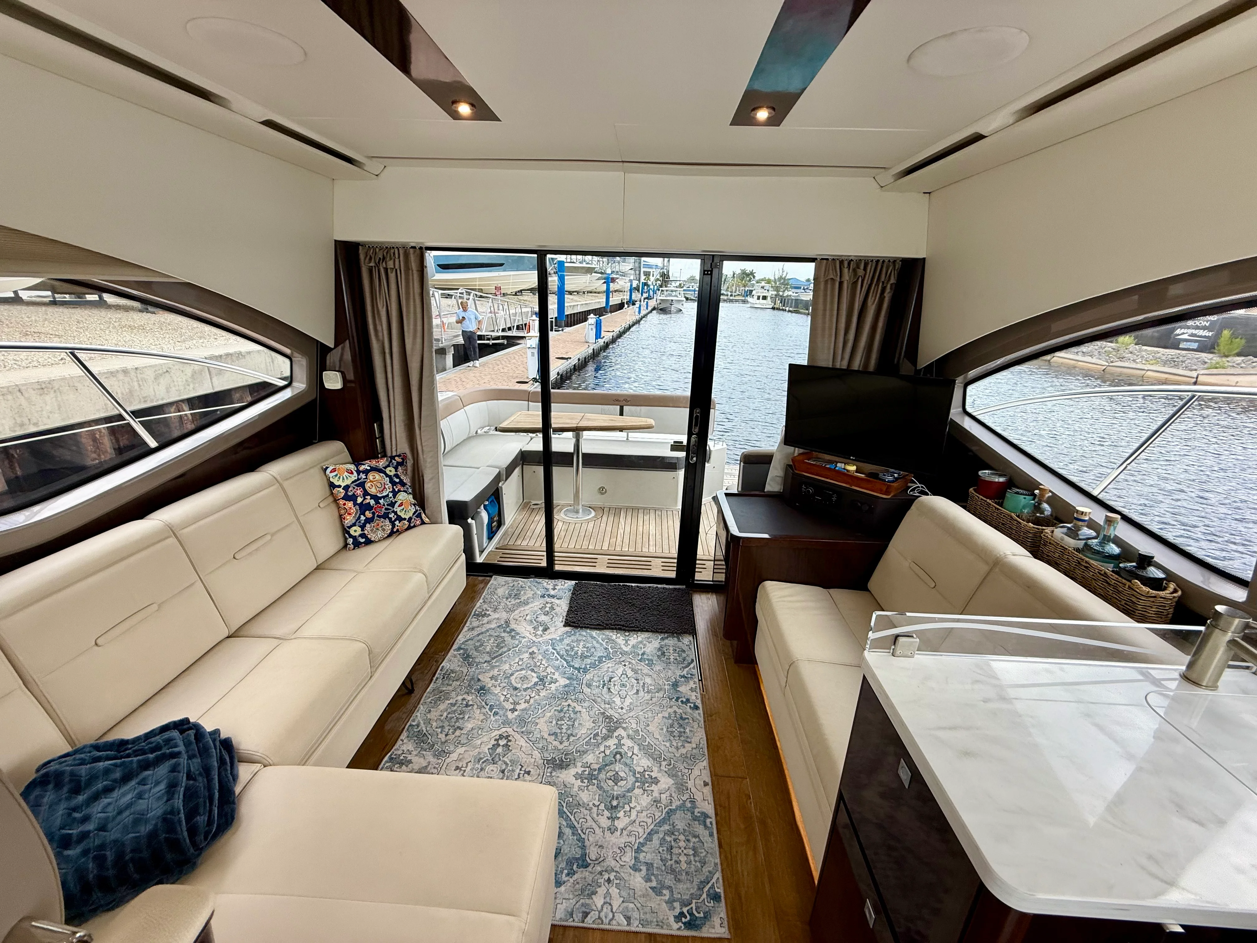 2018 Sea Ray 400 SUNDANCER Image Thumbnail #27