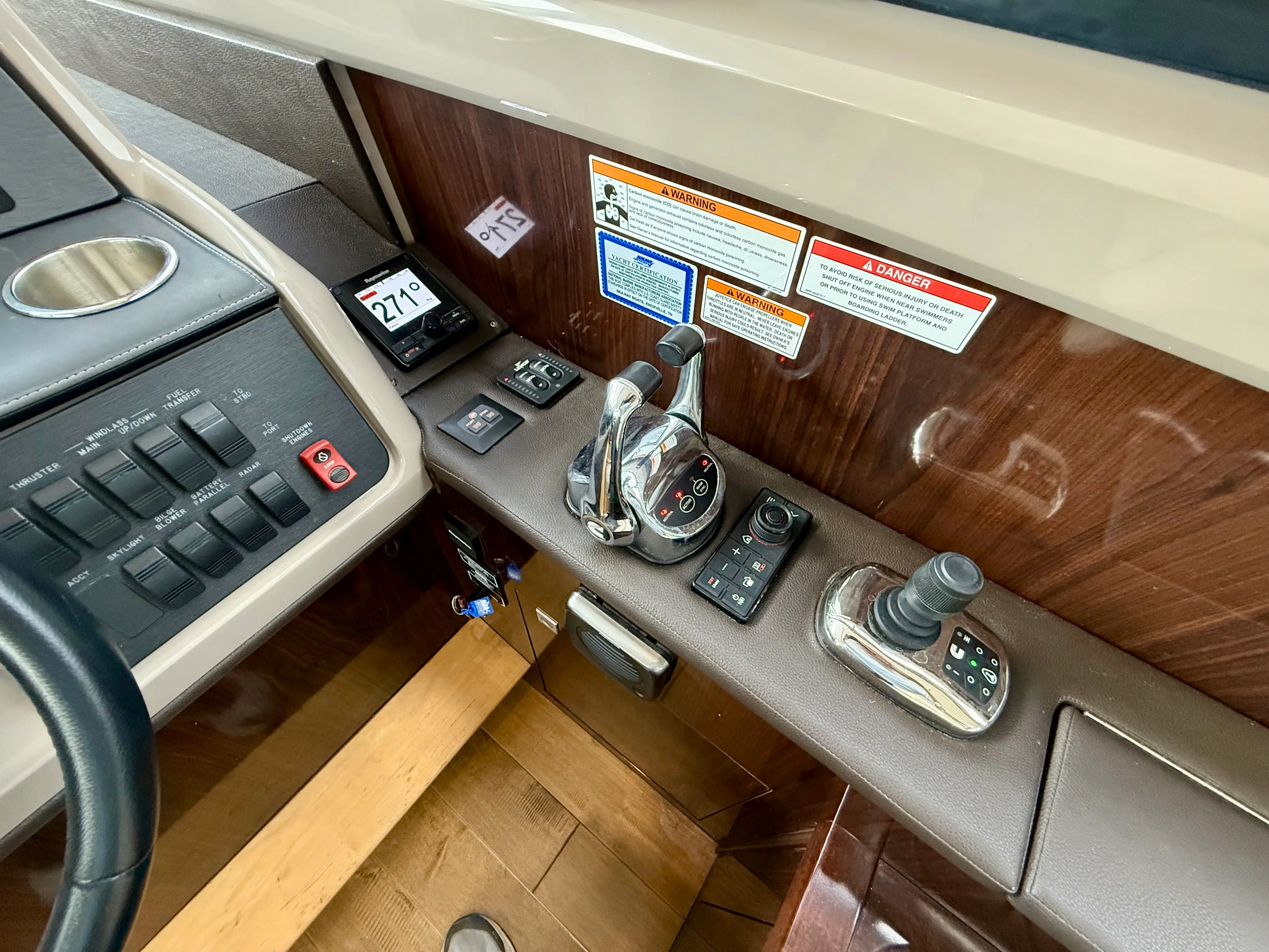 2018 Sea Ray 400 SUNDANCER Image Thumbnail #35