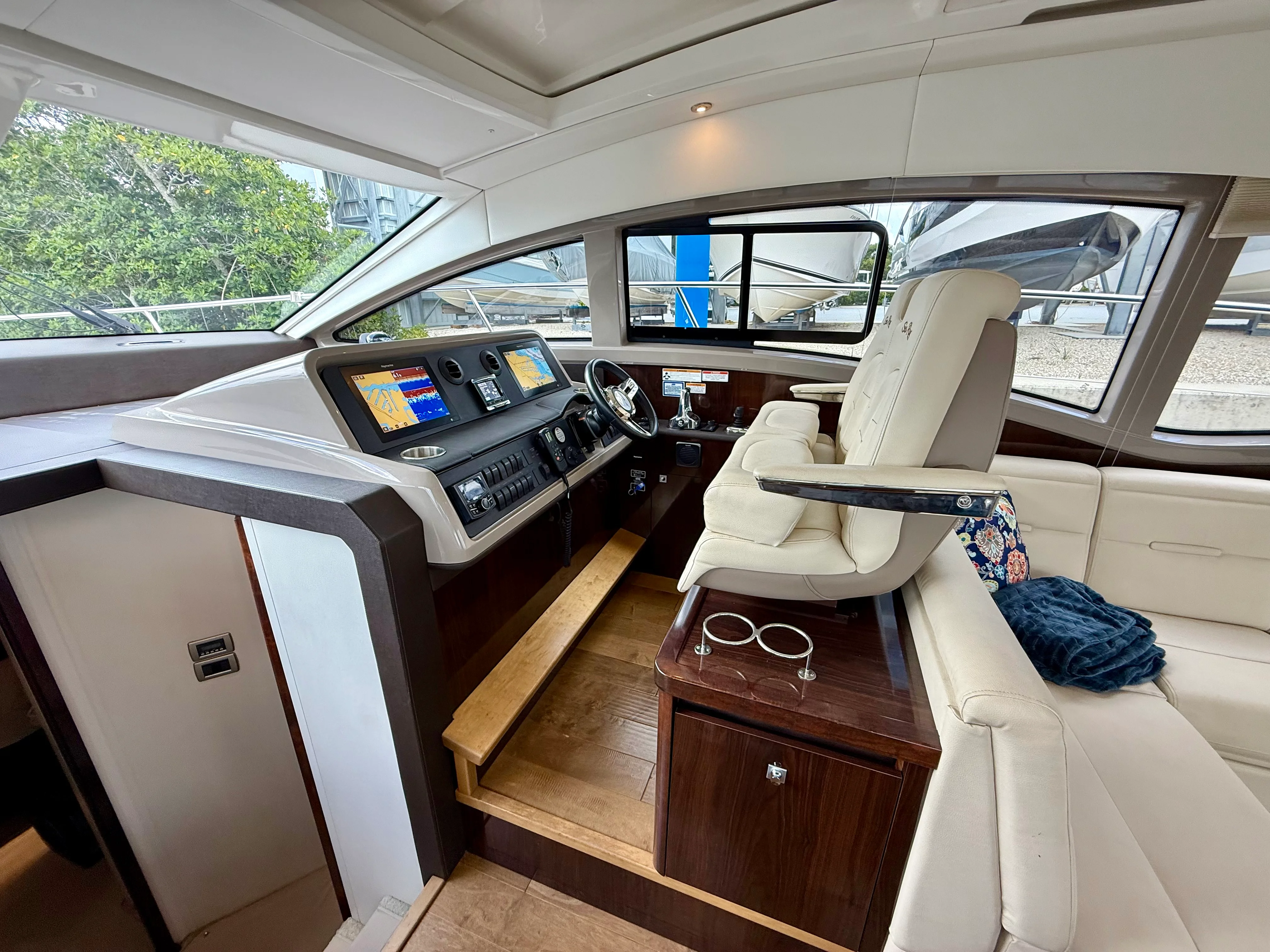 2018 Sea Ray 400 SUNDANCER Image Thumbnail #31