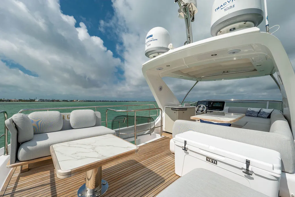 2022 Azimut 55 FLY Image Thumbnail #9