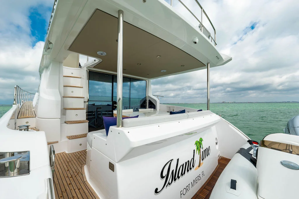 2022 Azimut 55 FLY Image Thumbnail #3