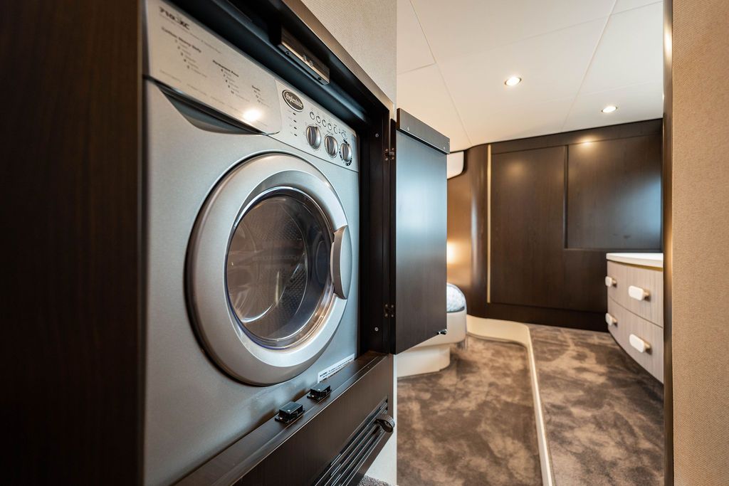 2022 Azimut 55 FLY Image Thumbnail #23