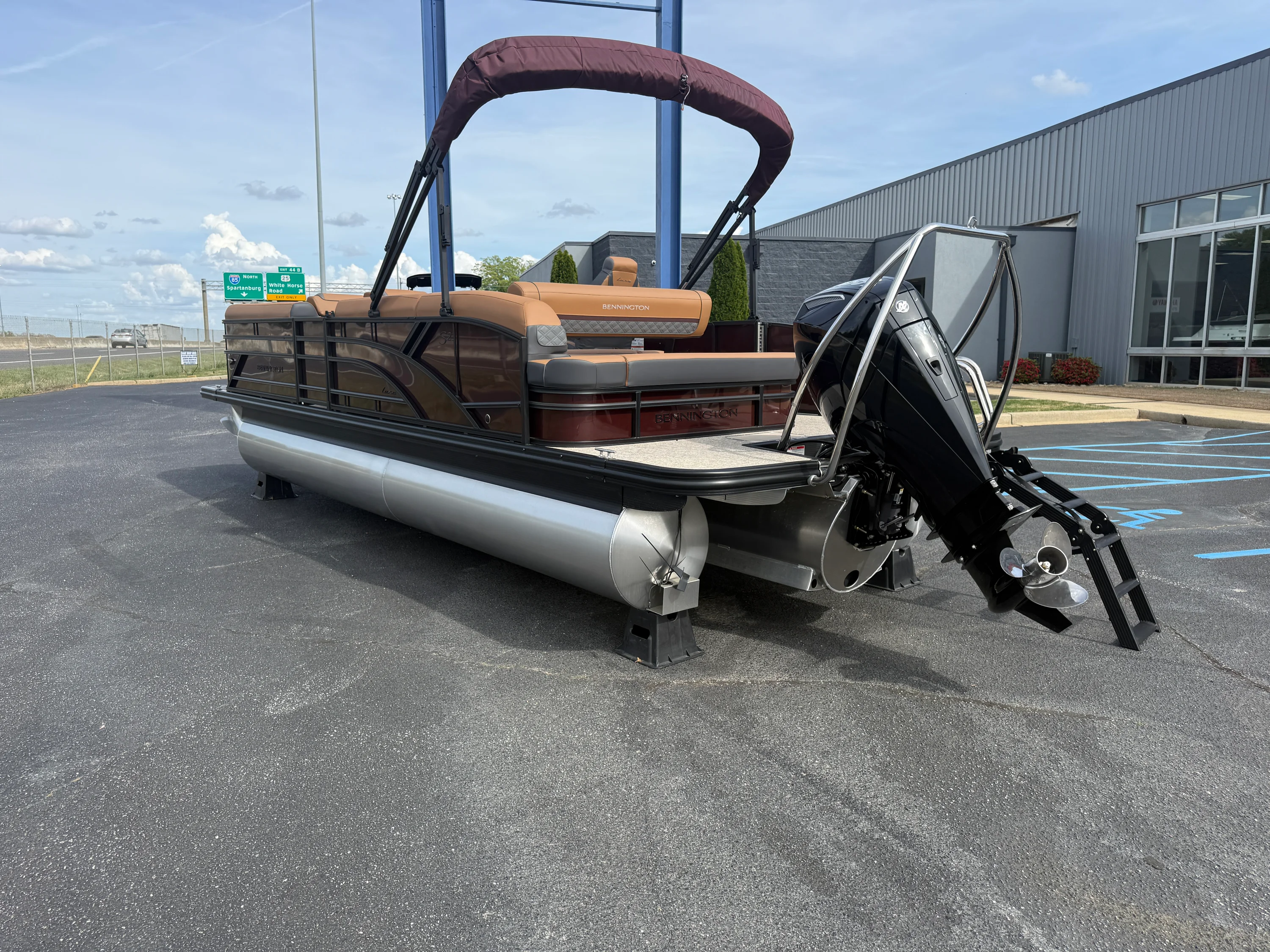 2026 Bennington 23 SSB LUXE Image Thumbnail #18