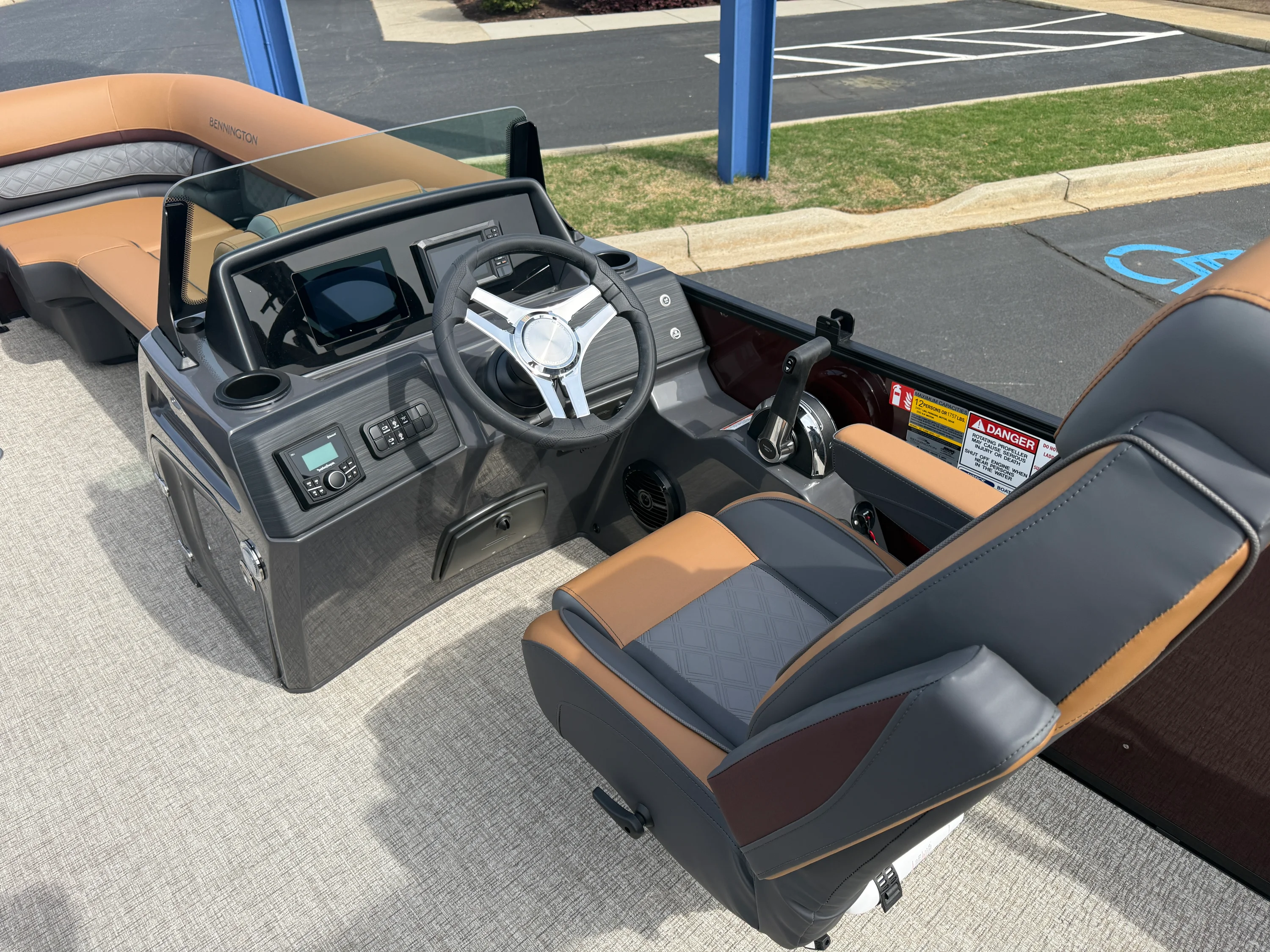 2026 Bennington 23 SSB LUXE Image Thumbnail #7