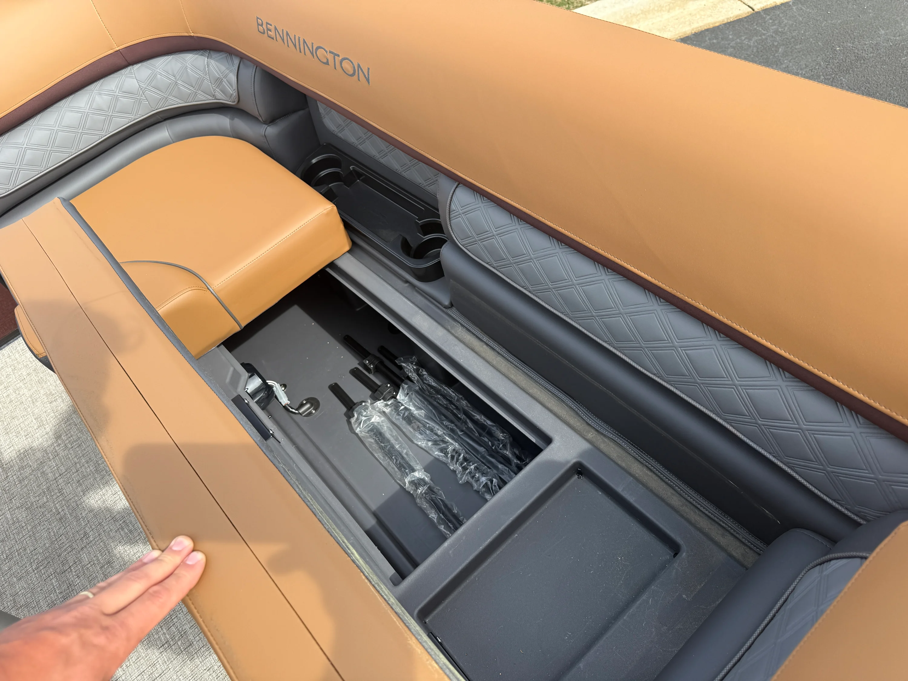 2026 Bennington 23 SSB LUXE Image Thumbnail #14