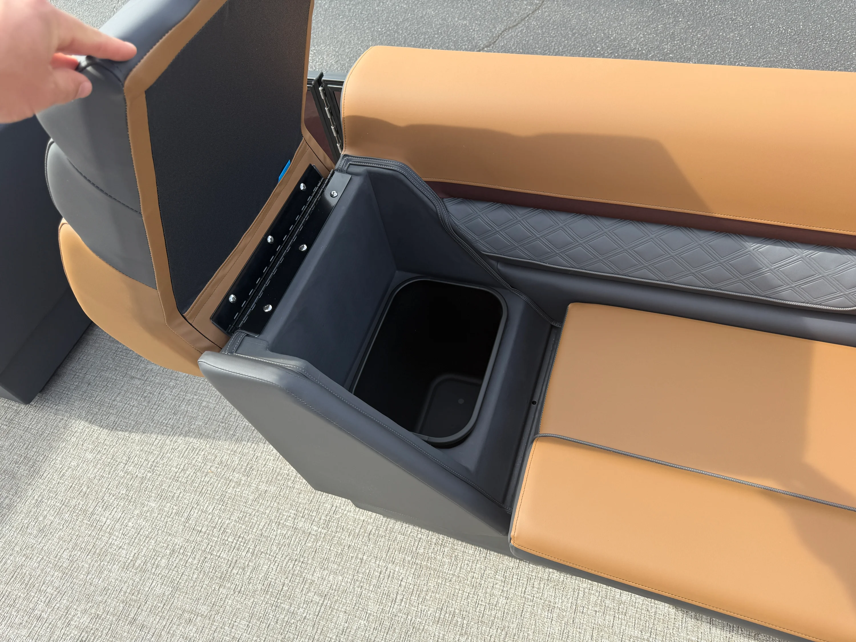 2026 Bennington 23 SSB LUXE Image Thumbnail #13