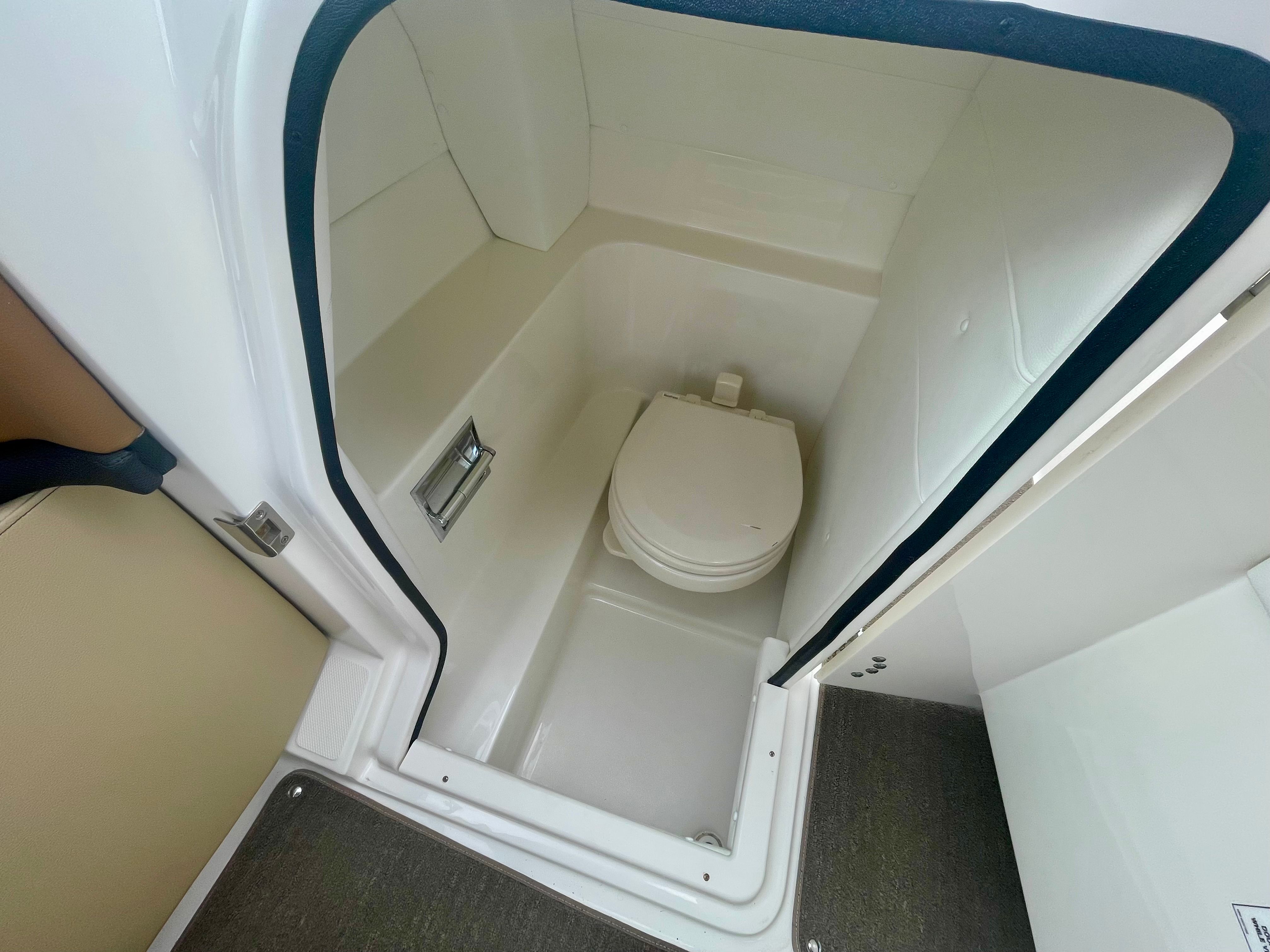 2014 Sea Ray 250 SLX Image Thumbnail #16