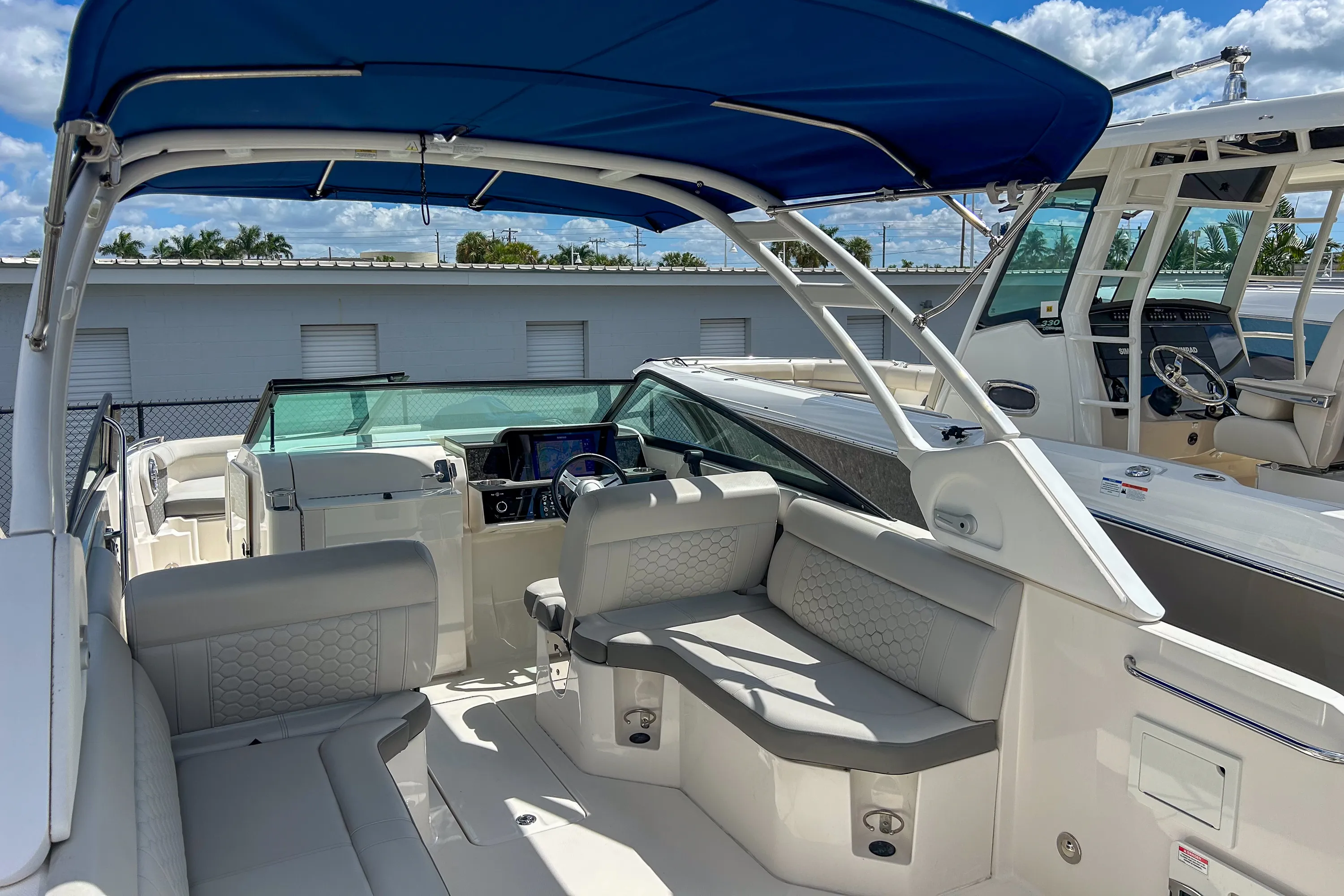 2021 Sea Ray 250 SDX OUTBOARD Image Thumbnail #4