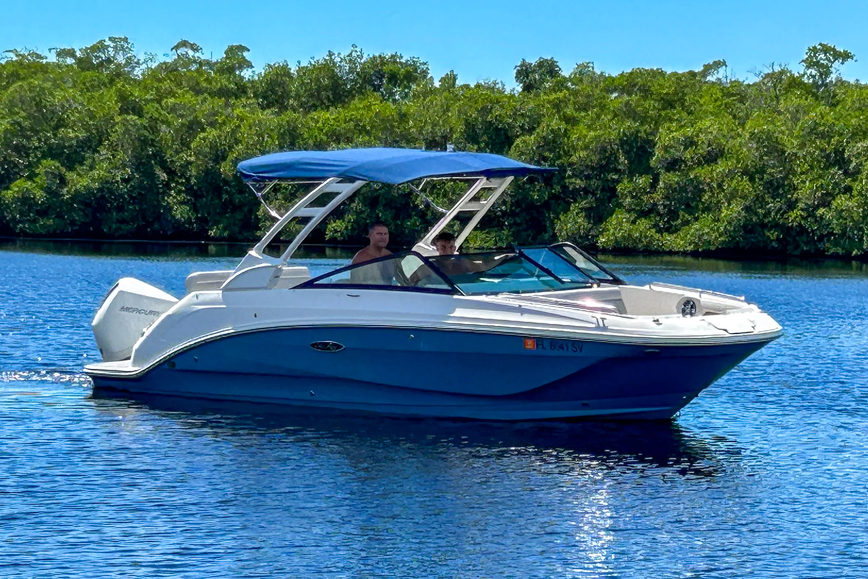 2021 Sea Ray 250 SDX OUTBOARD Image Thumbnail #2