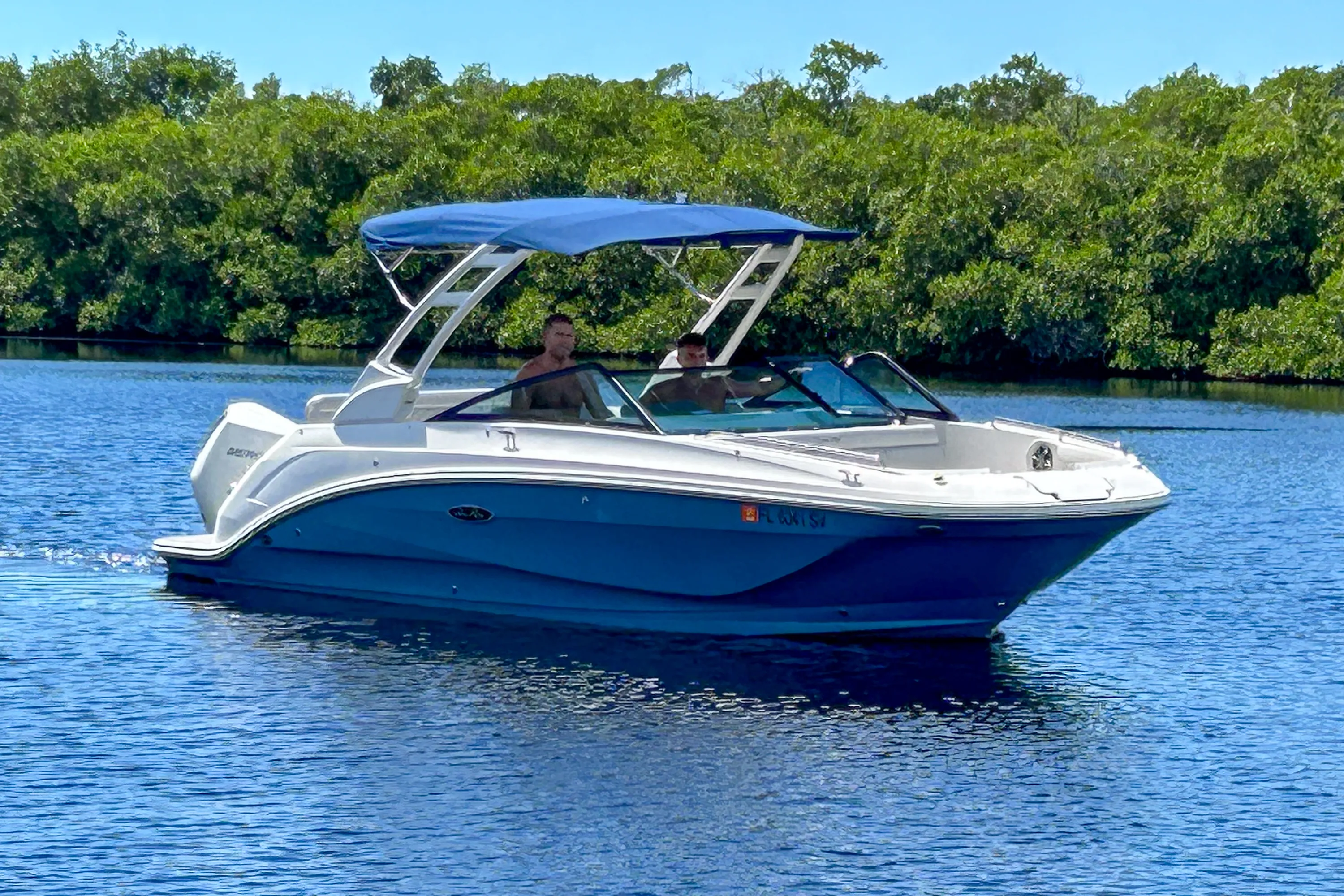 2021 Sea Ray 250 SDX OUTBOARD Image Thumbnail #1
