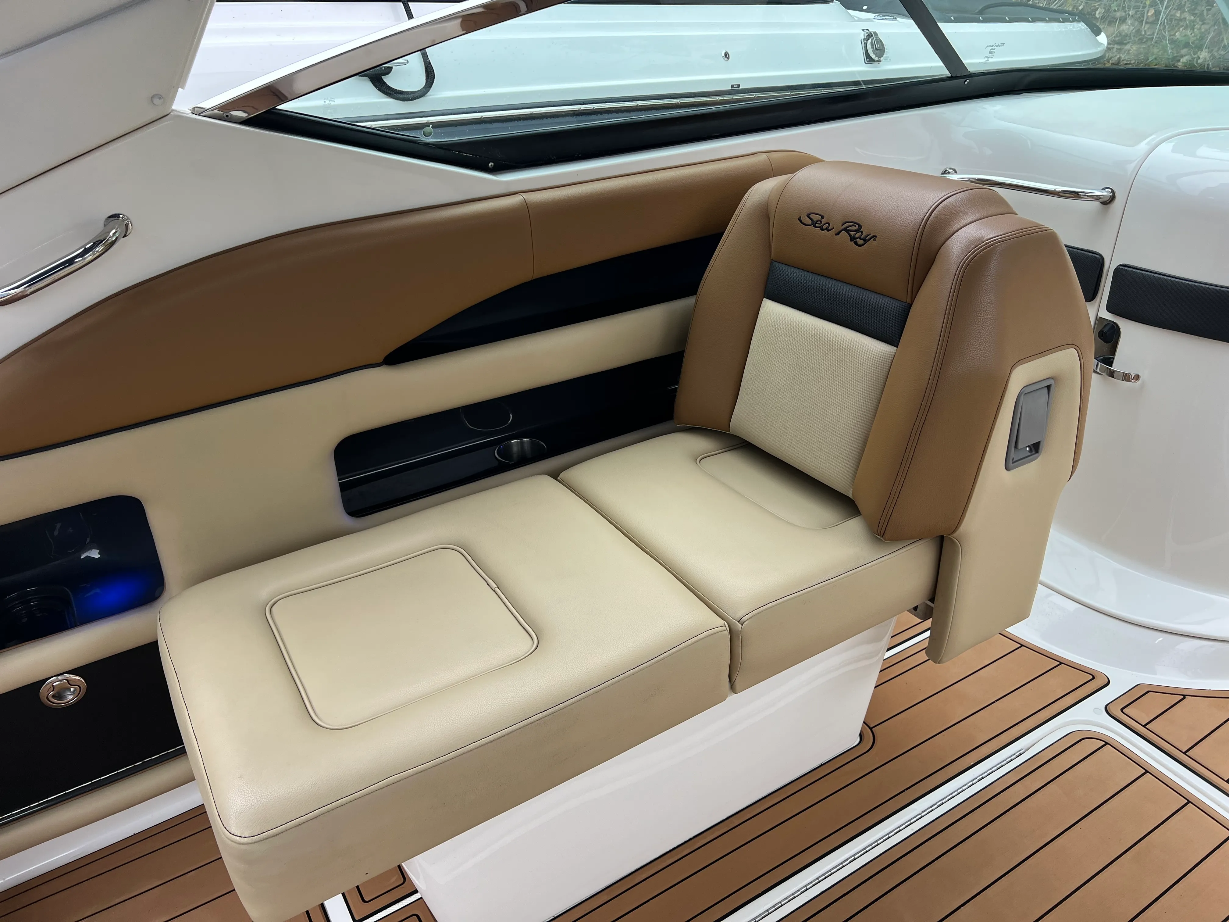 2014 Sea Ray 300 SLX Image Thumbnail #18