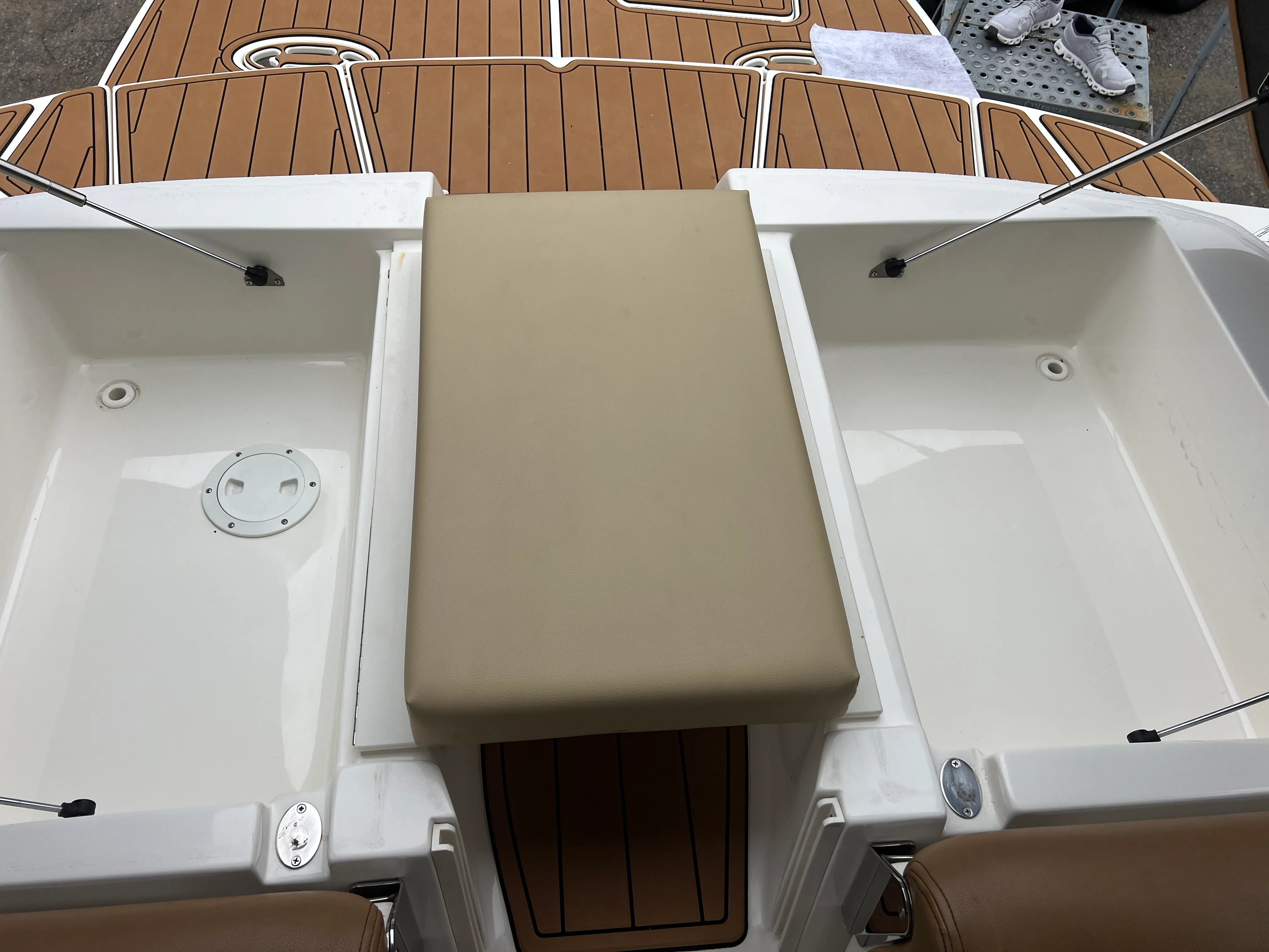 2014 Sea Ray 300 SLX Image Thumbnail #24