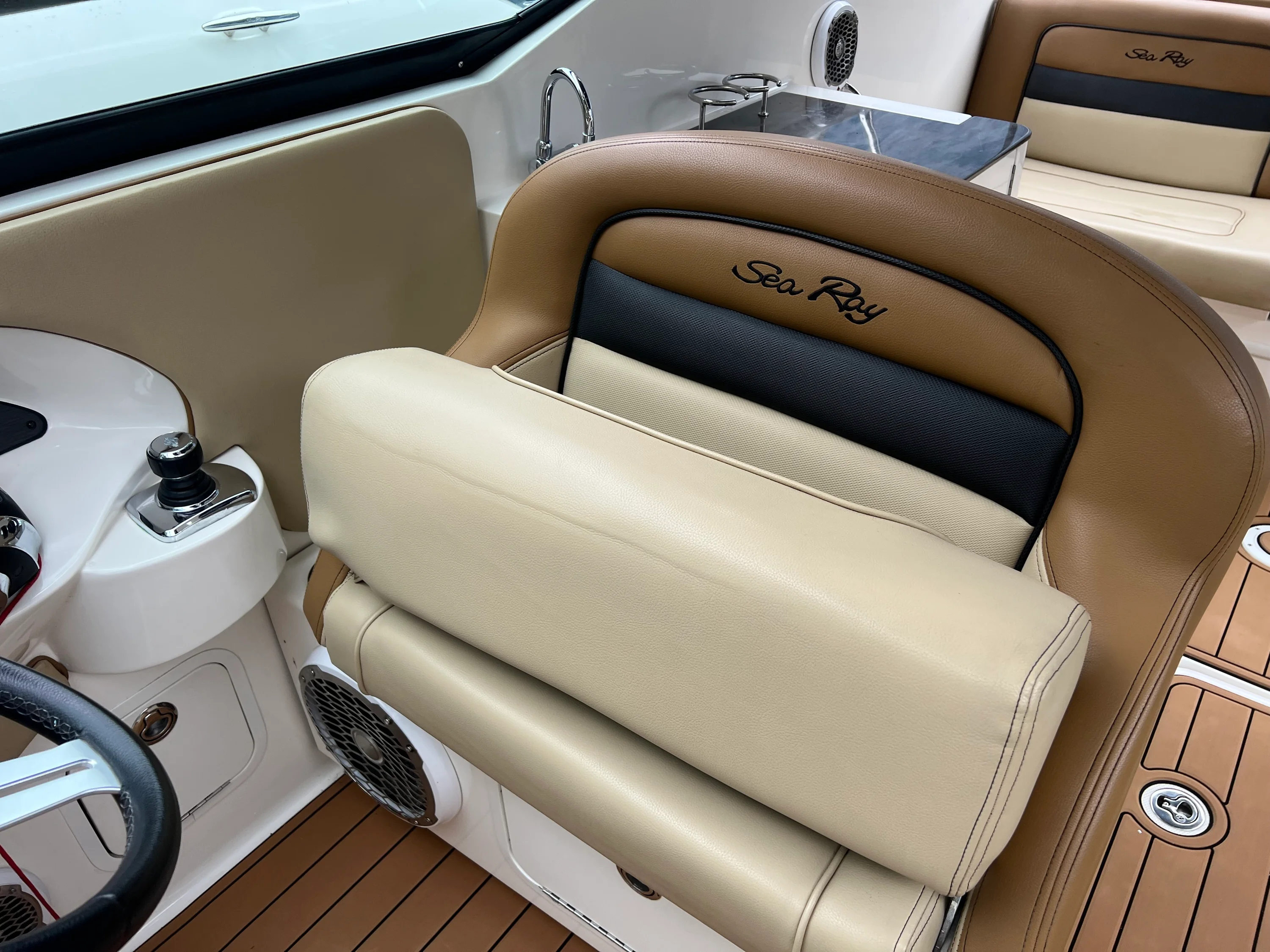 2014 Sea Ray 300 SLX Image Thumbnail #12