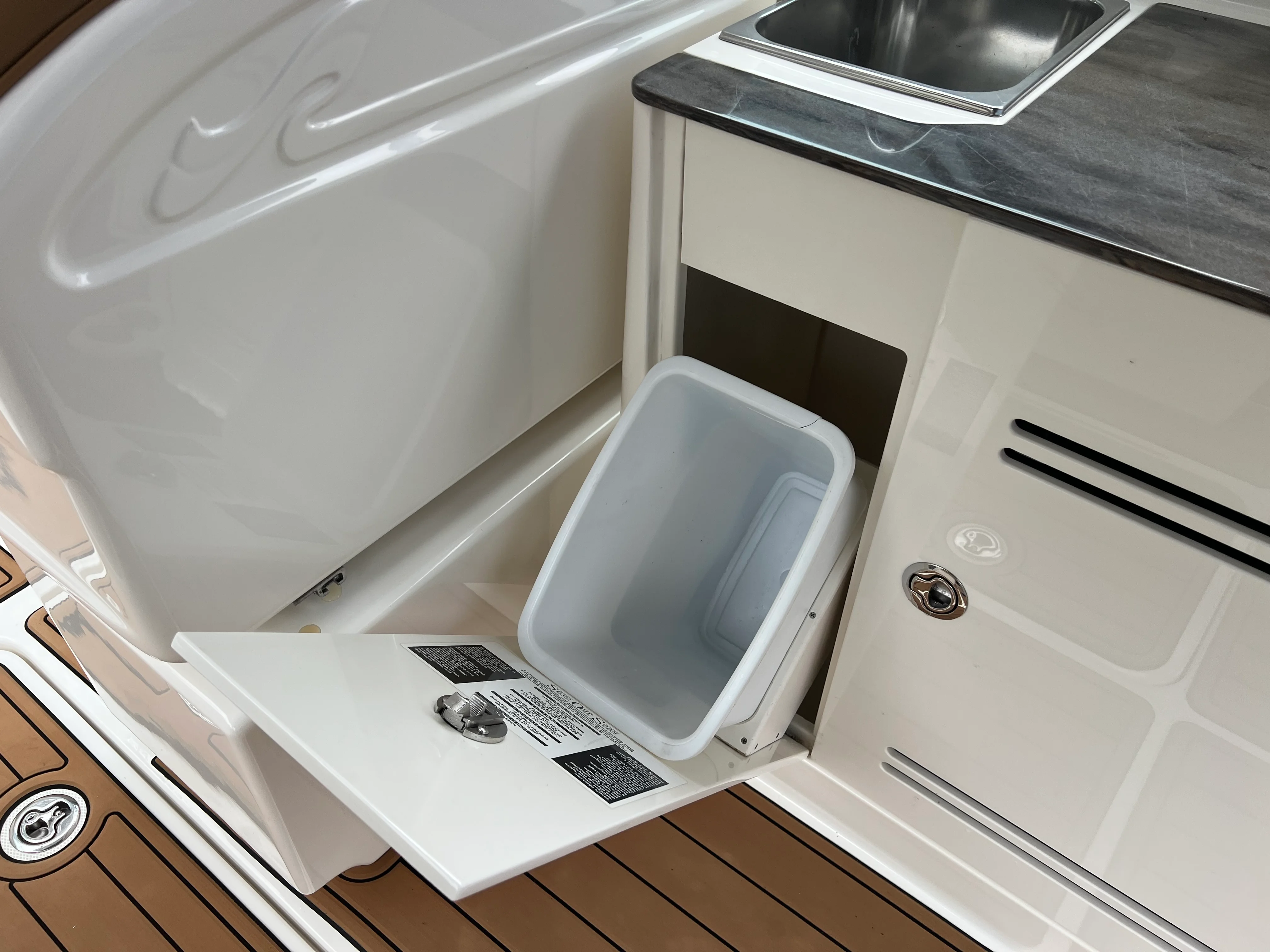 2014 Sea Ray 300 SLX Image Thumbnail #35