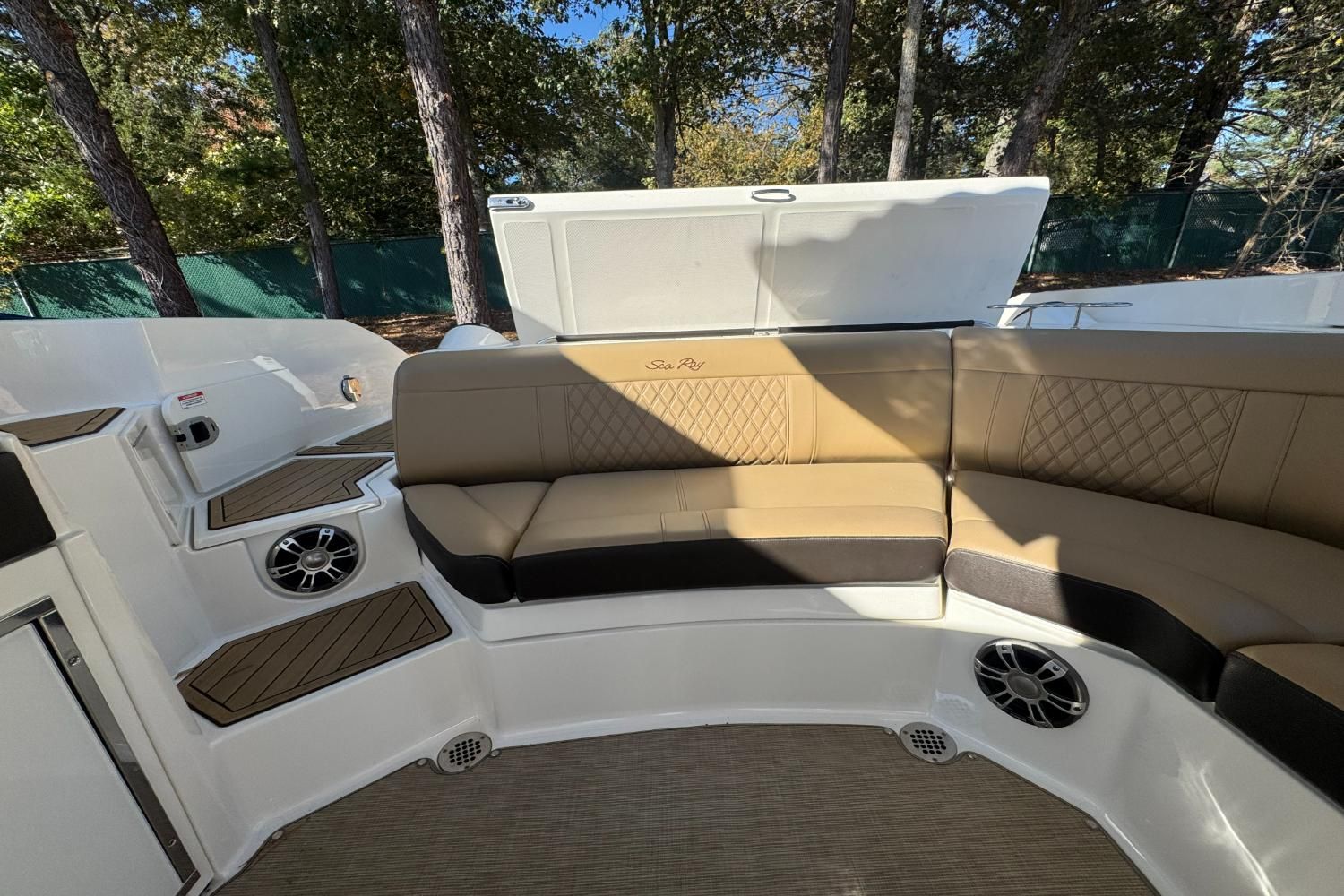 2019 Sea Ray SLX 350 Image Thumbnail #13