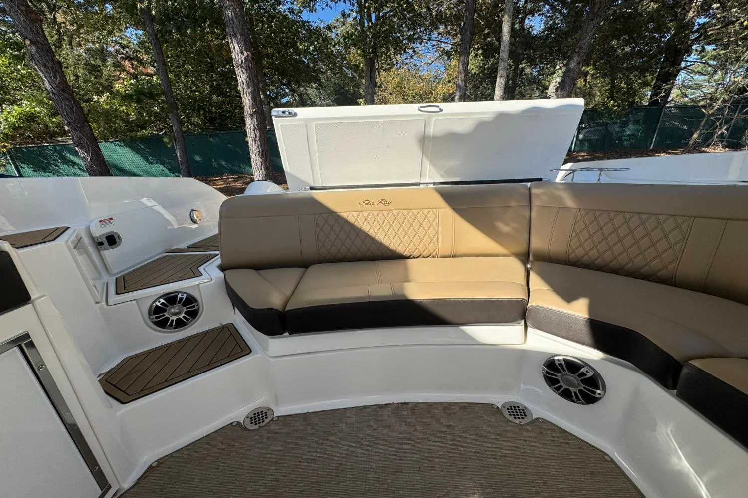 2019 Sea Ray SLX 350 Image Thumbnail #13