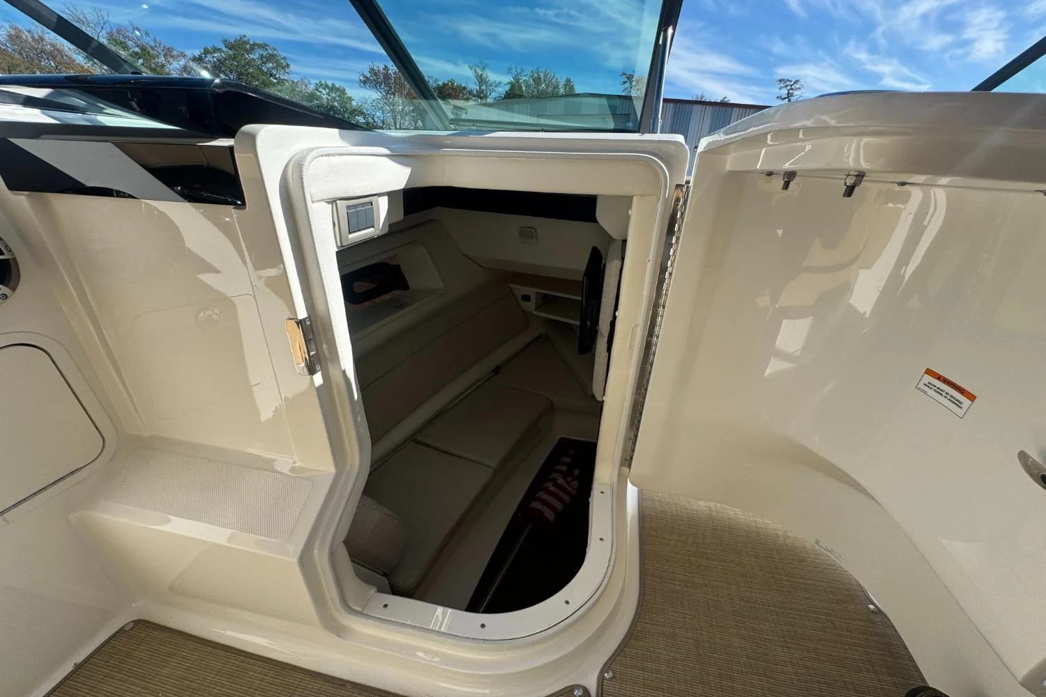 2019 Sea Ray SLX 350 Image Thumbnail #29