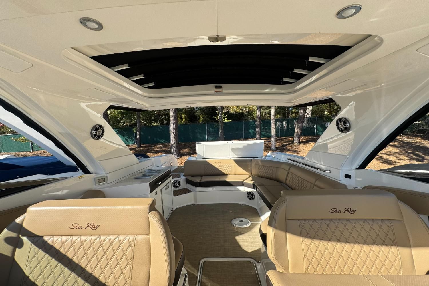 2019 Sea Ray SLX 350 Image Thumbnail #48