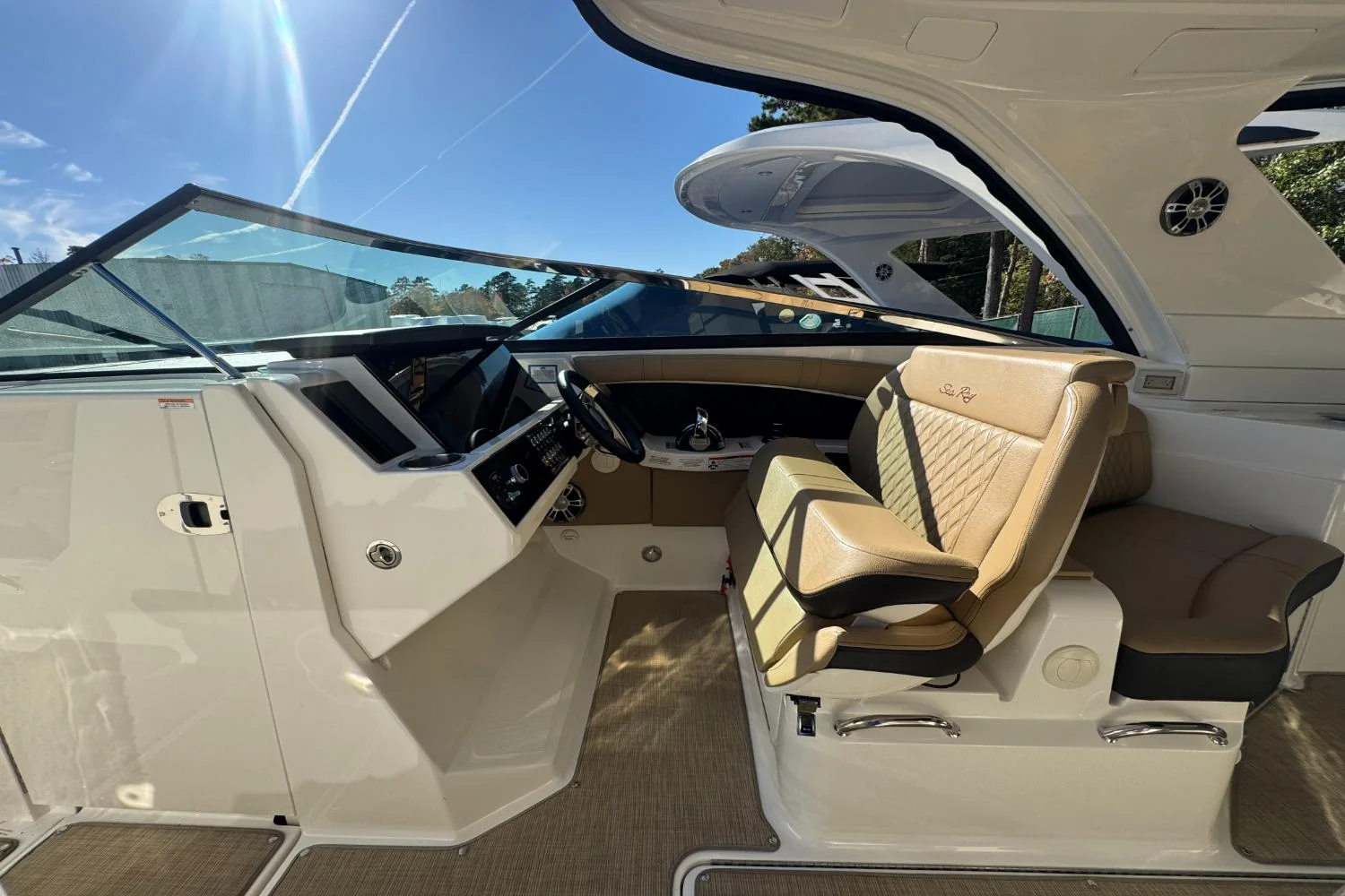 2019 Sea Ray SLX 350 Image Thumbnail #32