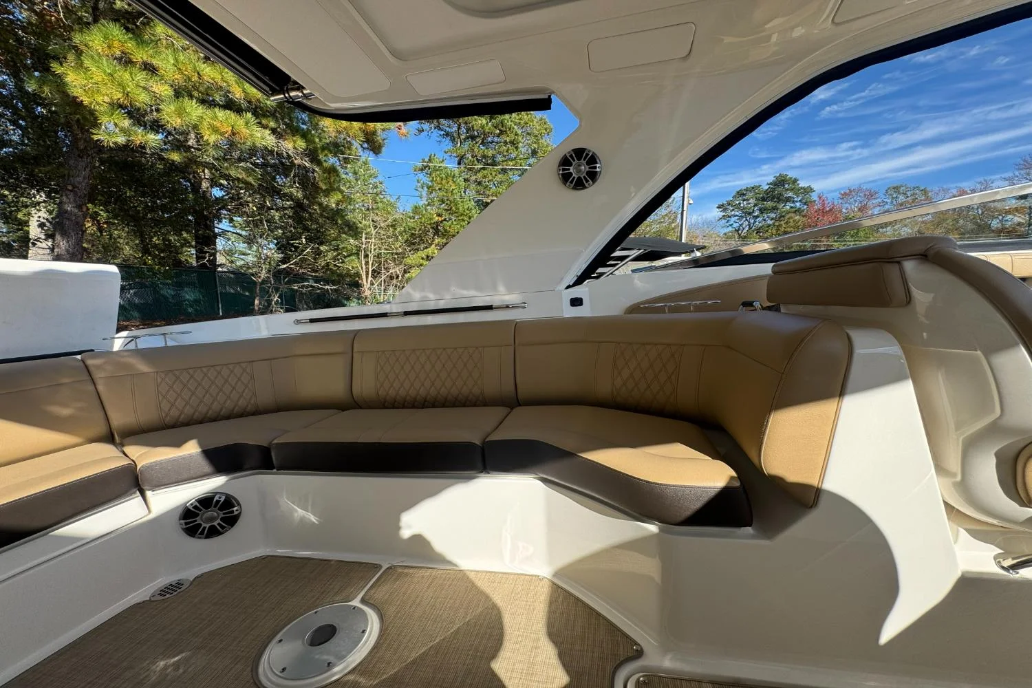 2019 Sea Ray SLX 350 Image Thumbnail #15