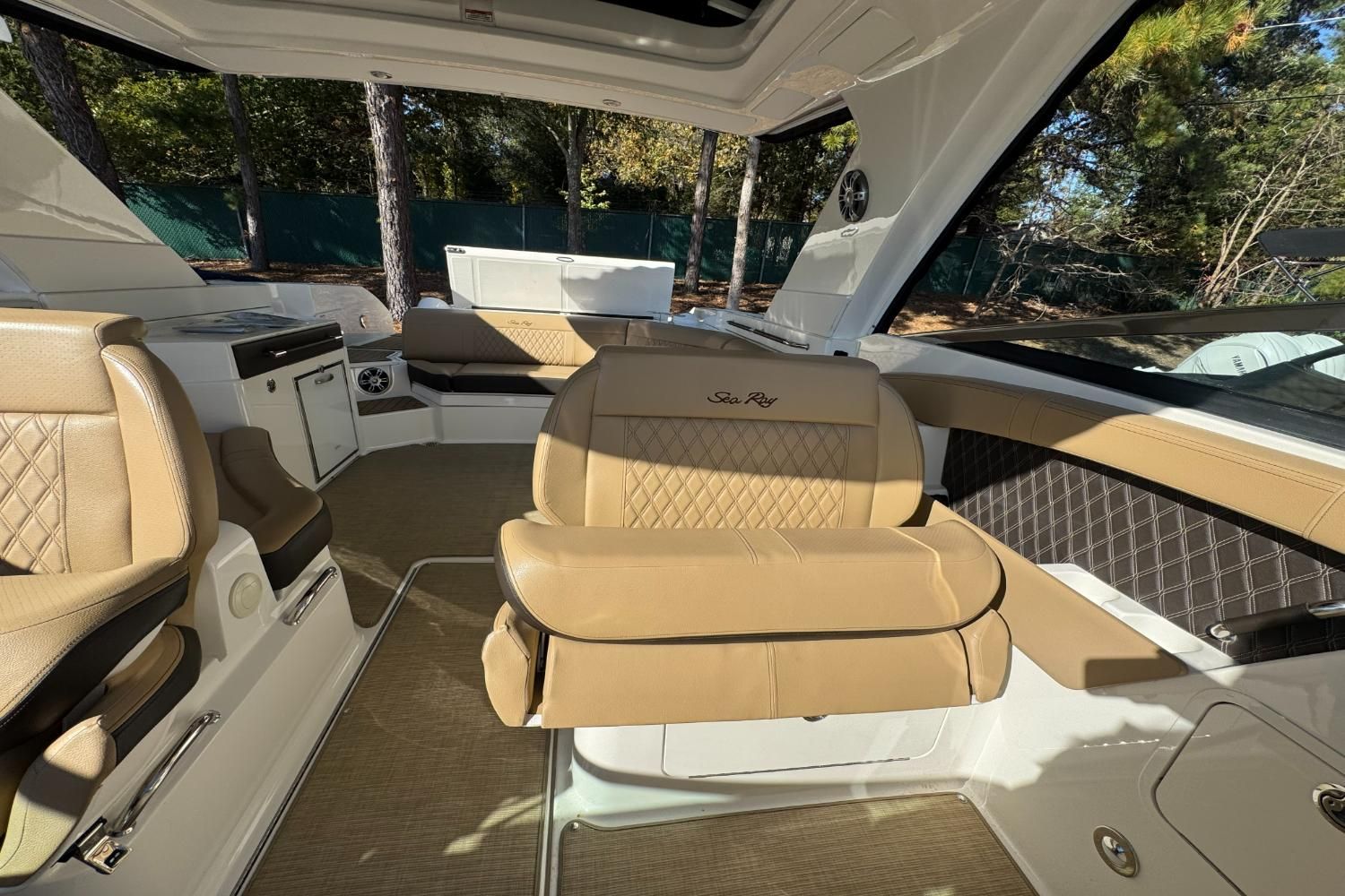 2019 Sea Ray SLX 350 Image Thumbnail #26