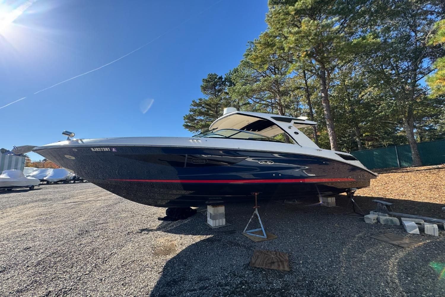 2019 Sea Ray SLX 350 Image Thumbnail #5