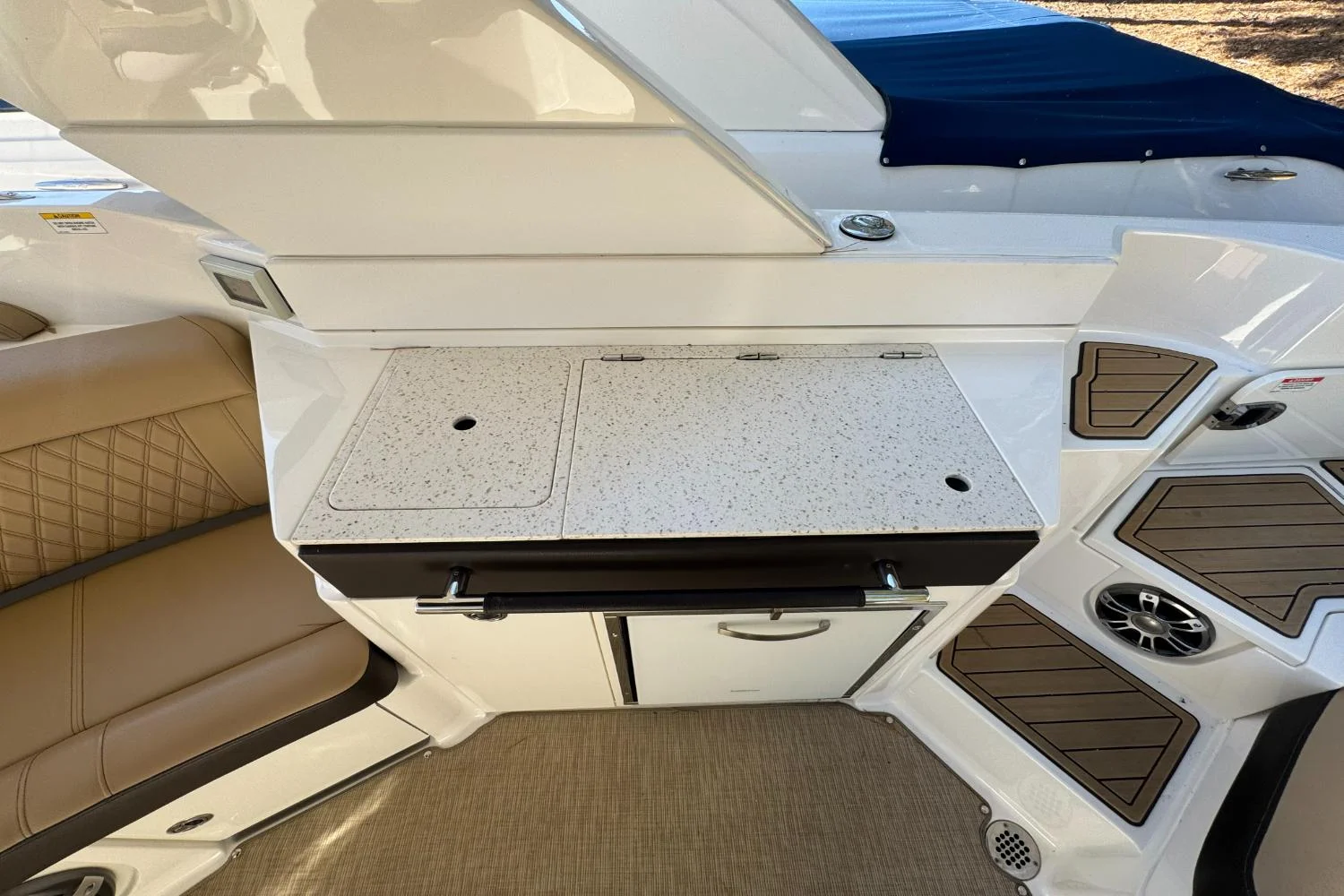 2019 Sea Ray SLX 350 Image Thumbnail #19