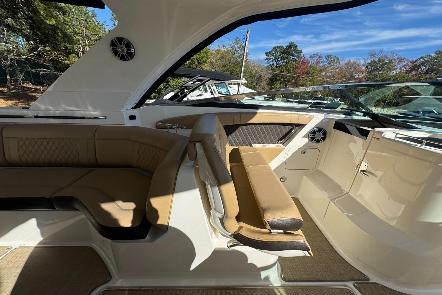 2019 Sea Ray SLX 350 Image Thumbnail #25