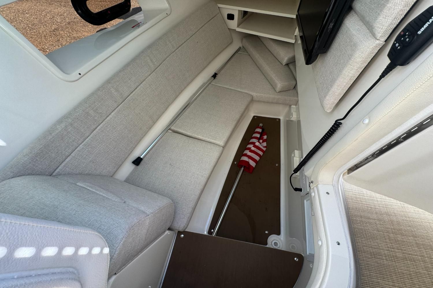 2019 Sea Ray SLX 350 Image Thumbnail #30