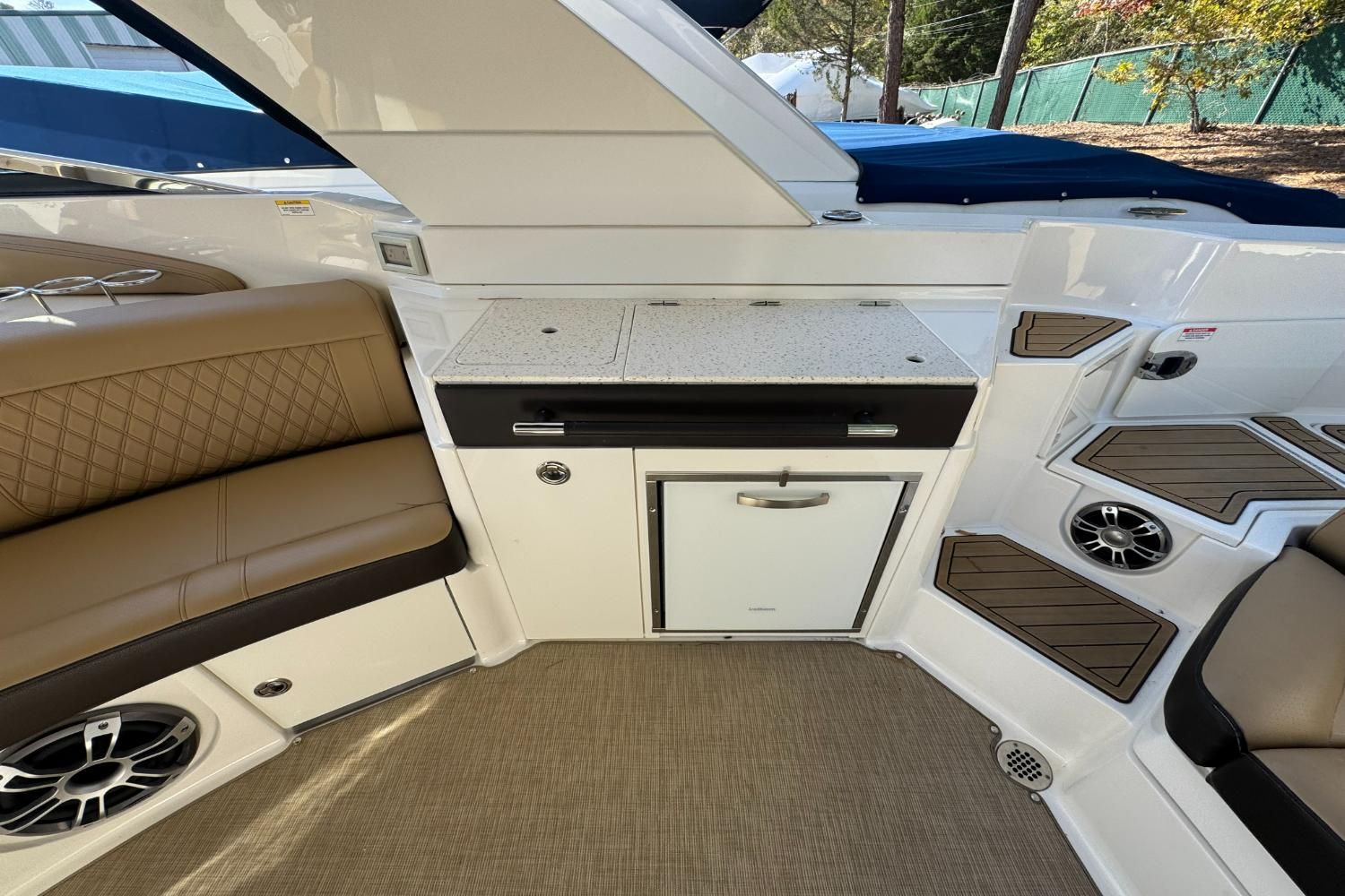 2019 Sea Ray SLX 350 Image Thumbnail #18