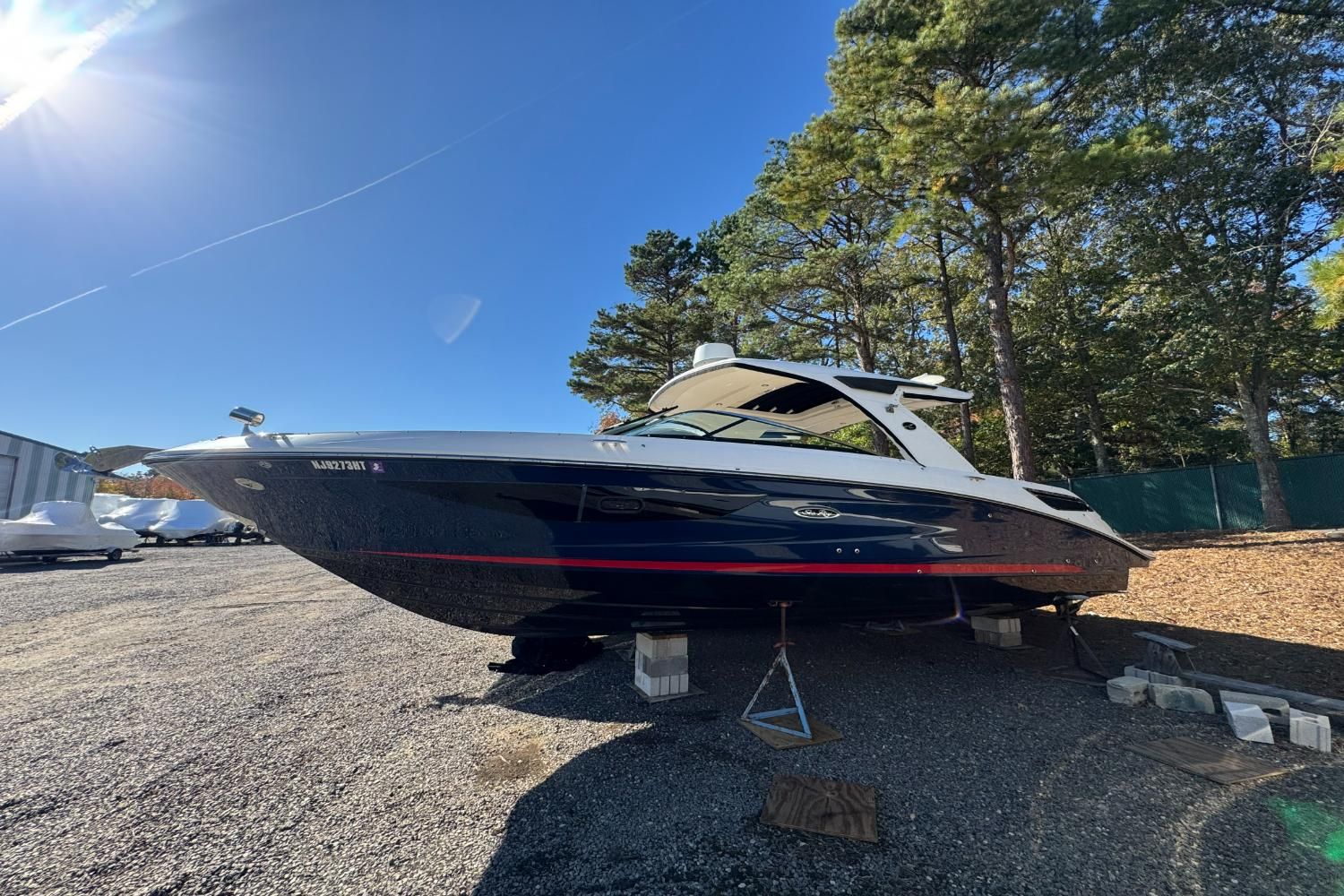 2019 Sea Ray SLX 350 Image Thumbnail #4