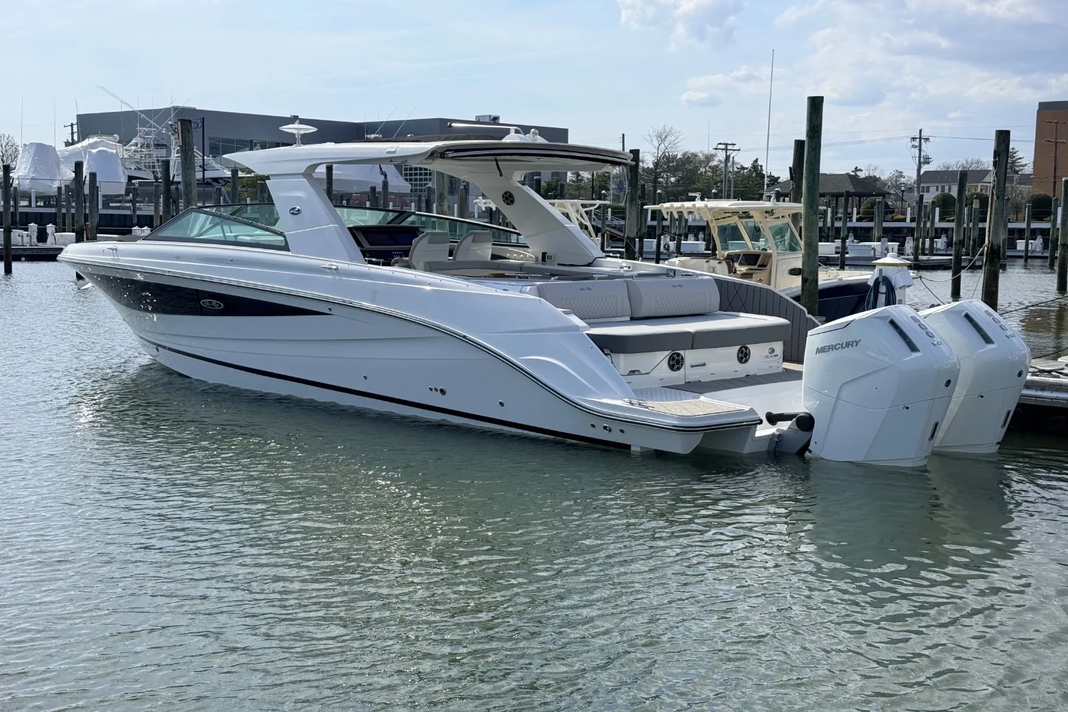 2026 Sea Ray SLX 400 Outboard Image Thumbnail #2