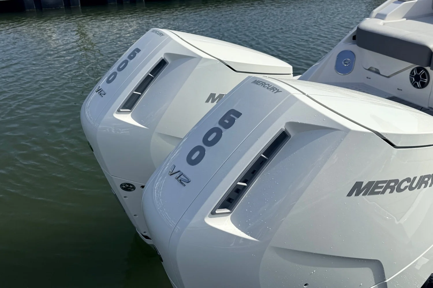 2026 Sea Ray SLX 400 Outboard Image Thumbnail #4