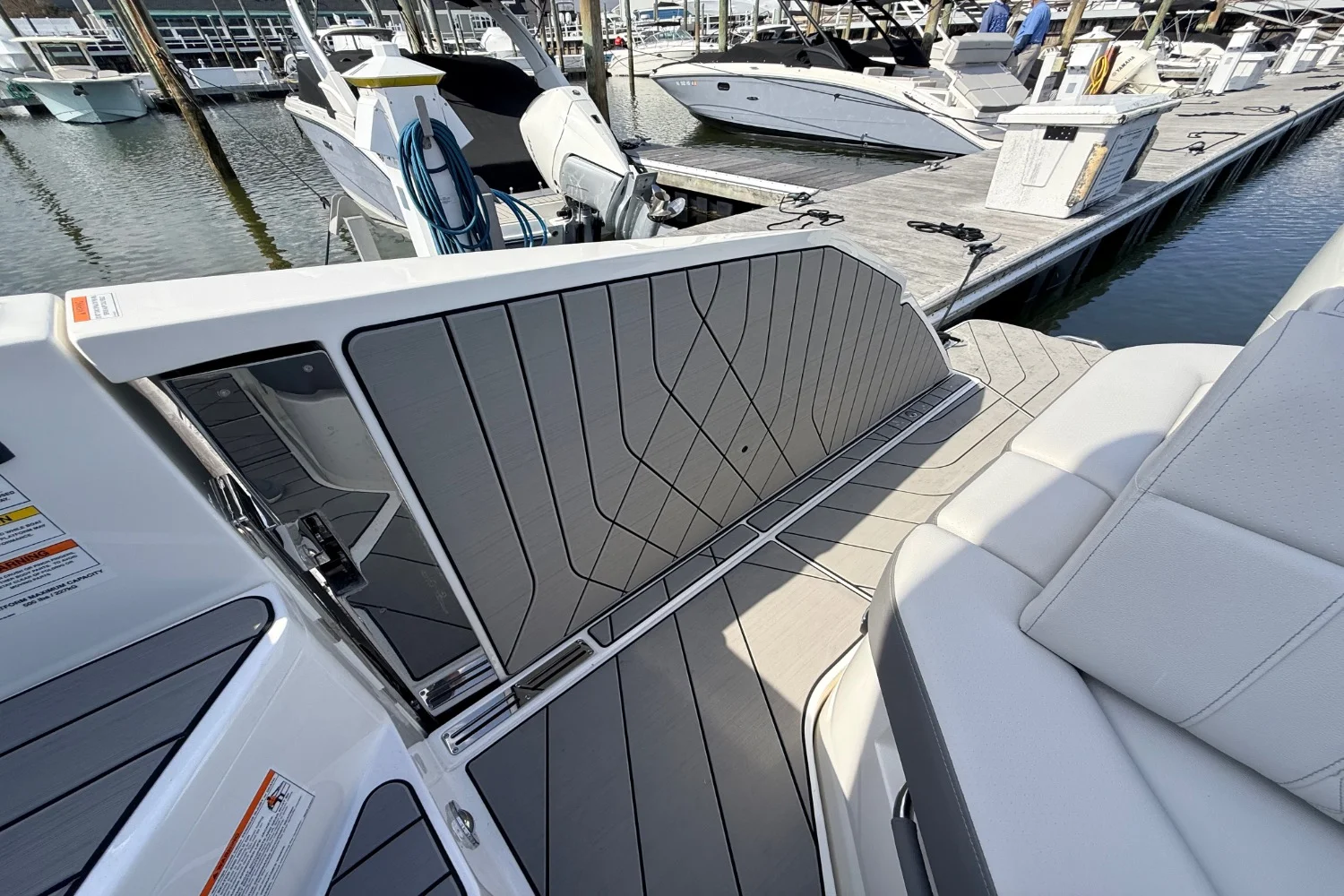 2026 Sea Ray SLX 400 Outboard Image Thumbnail #6