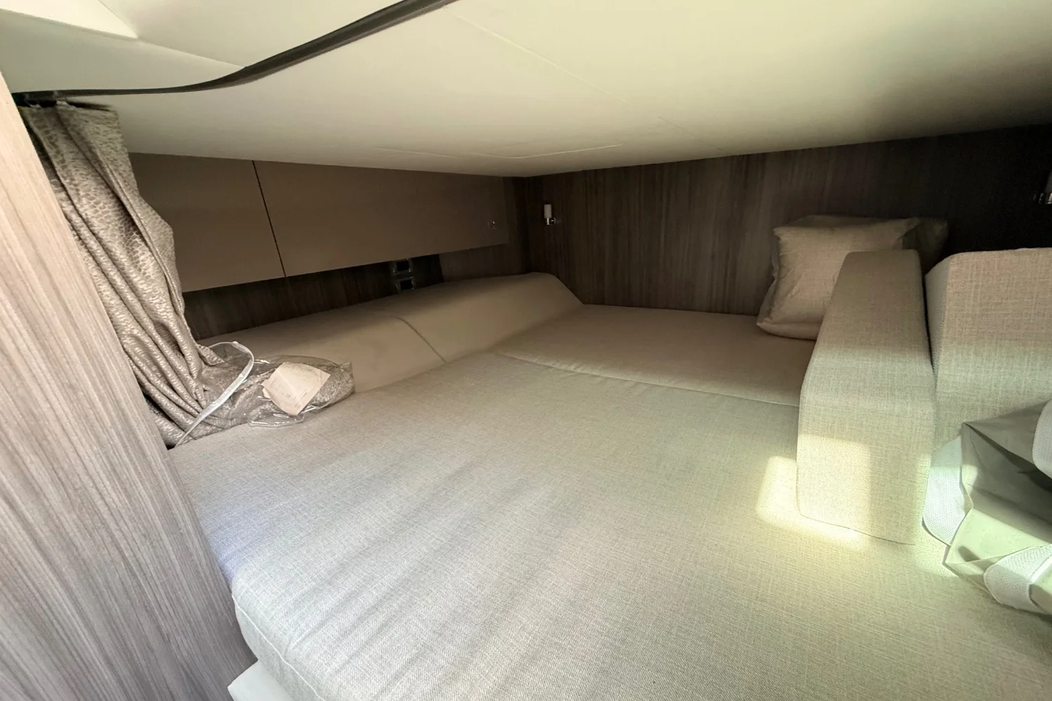 2026 Sea Ray SLX 400 Outboard Image Thumbnail #23