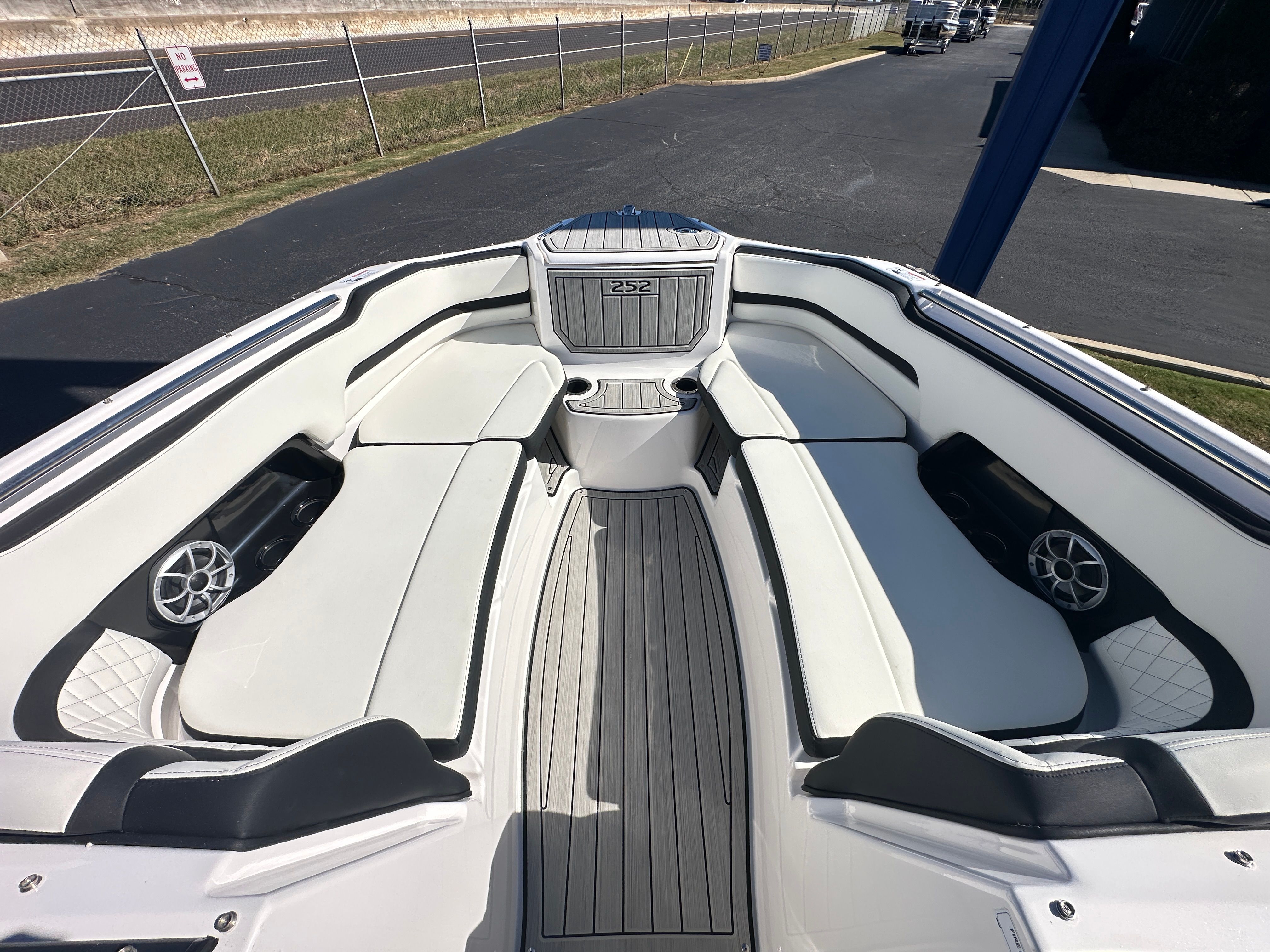 2024 Yamaha 252SE Image Thumbnail #5