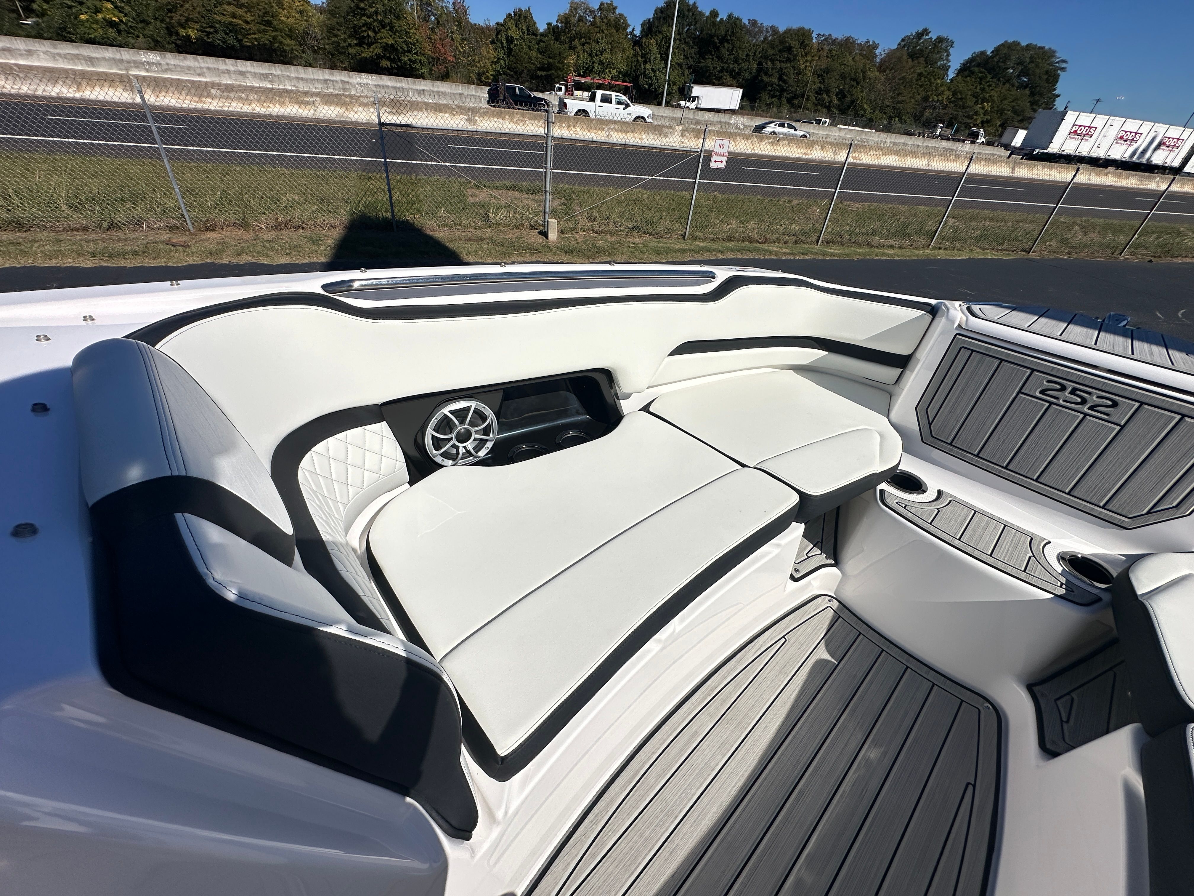 2024 Yamaha 252SE Image Thumbnail #6