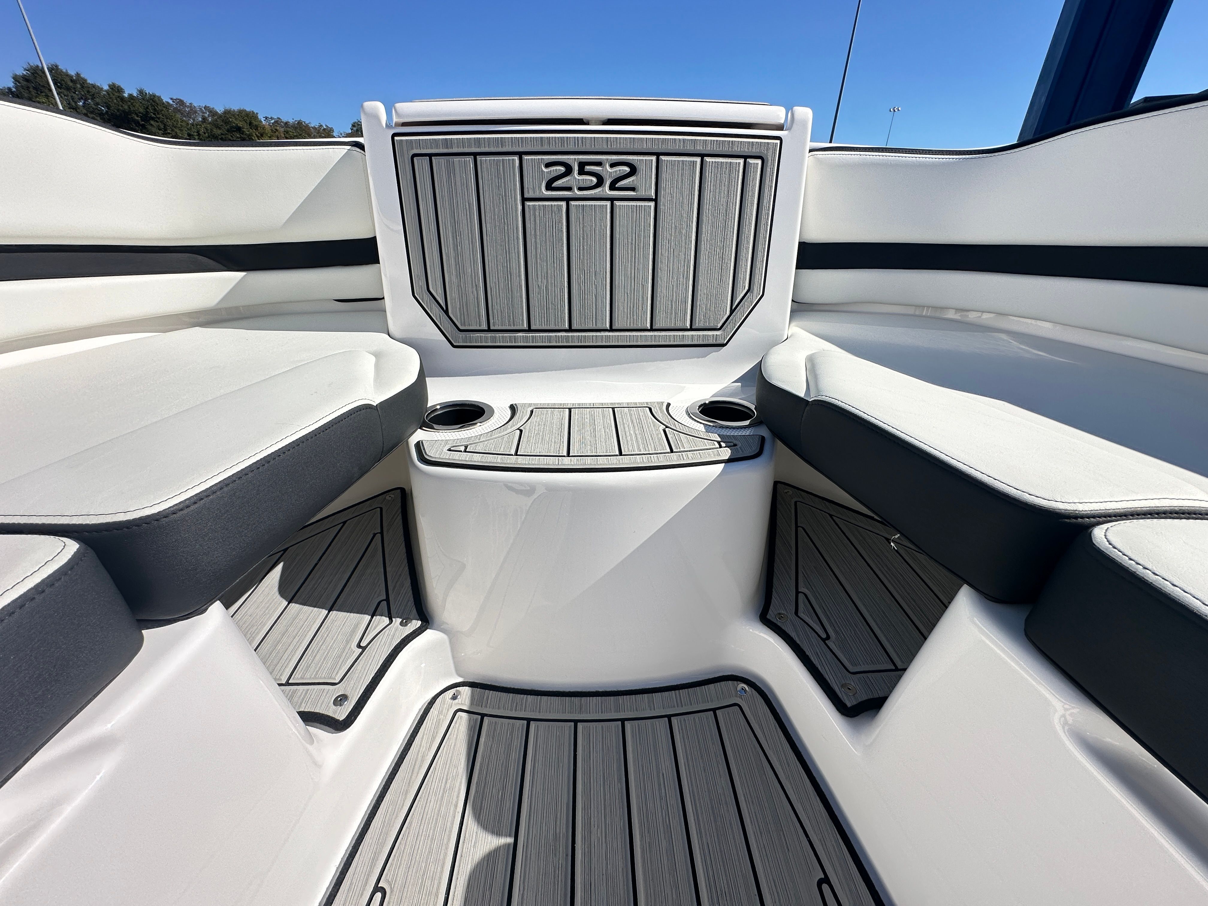 2024 Yamaha 252SE Image Thumbnail #8