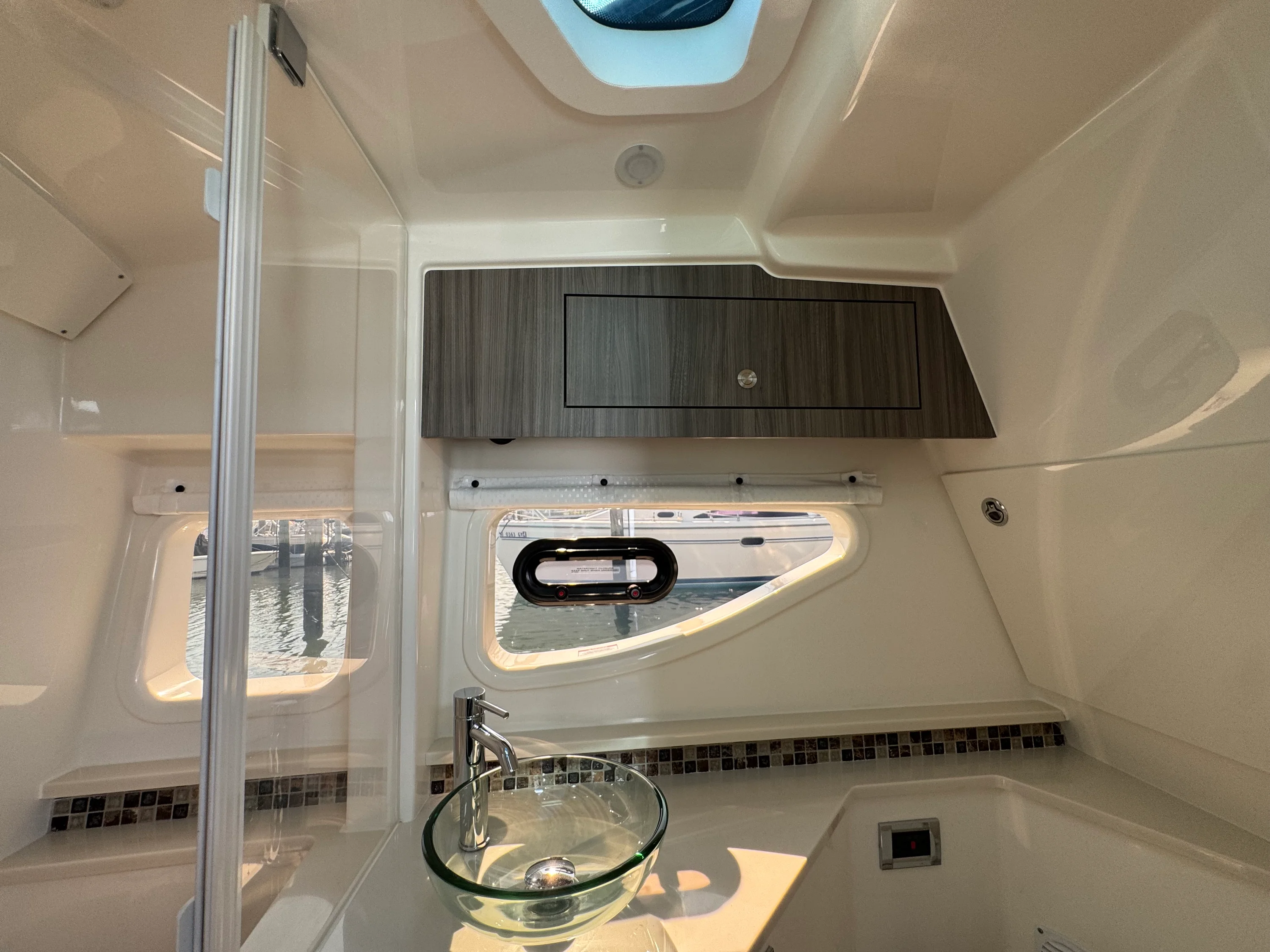 2025 Sea Ray 370 SUNDANCER OB Image Thumbnail #34