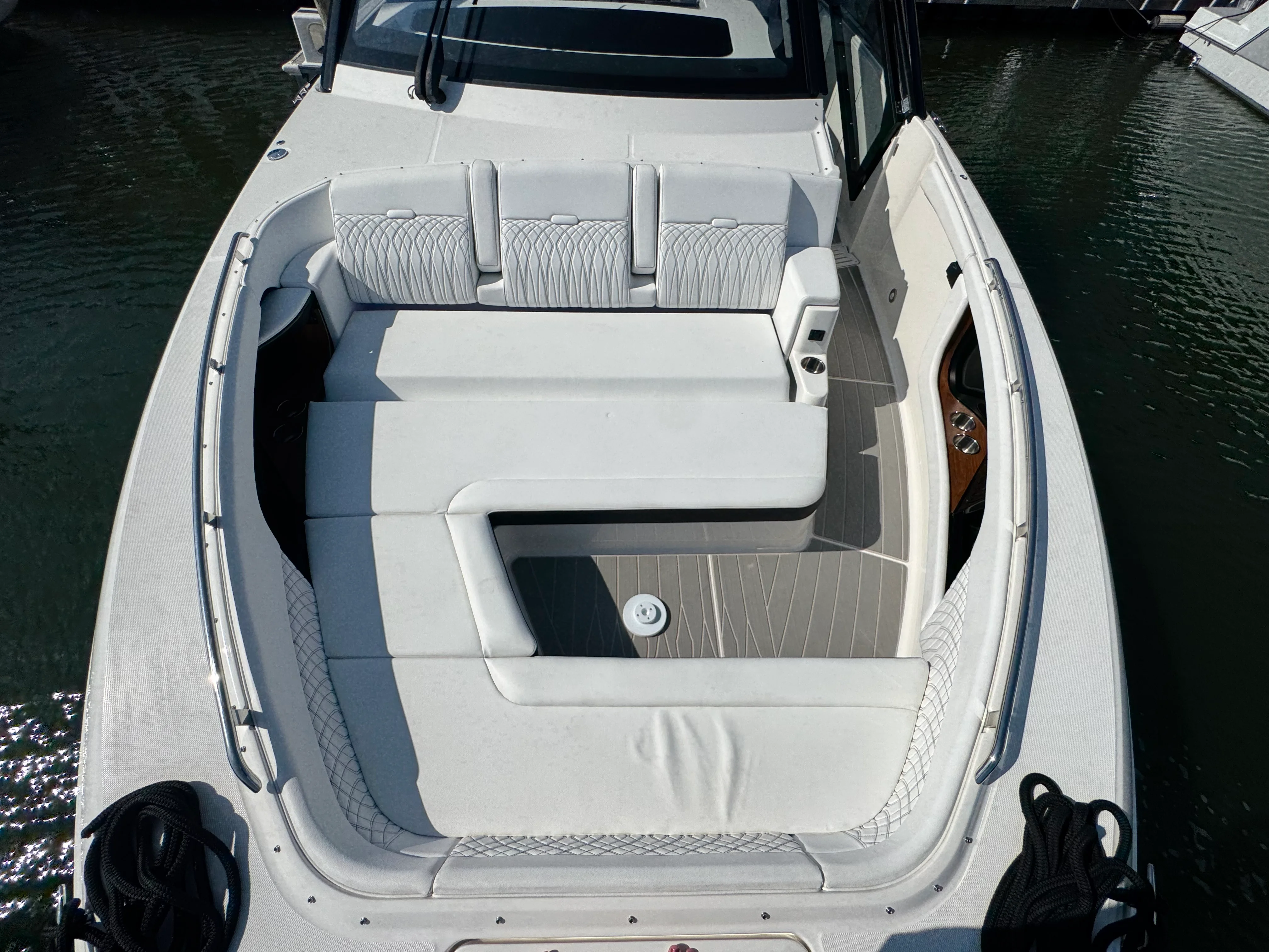 2025 Sea Ray 370 DA-OB Image Thumbnail #45