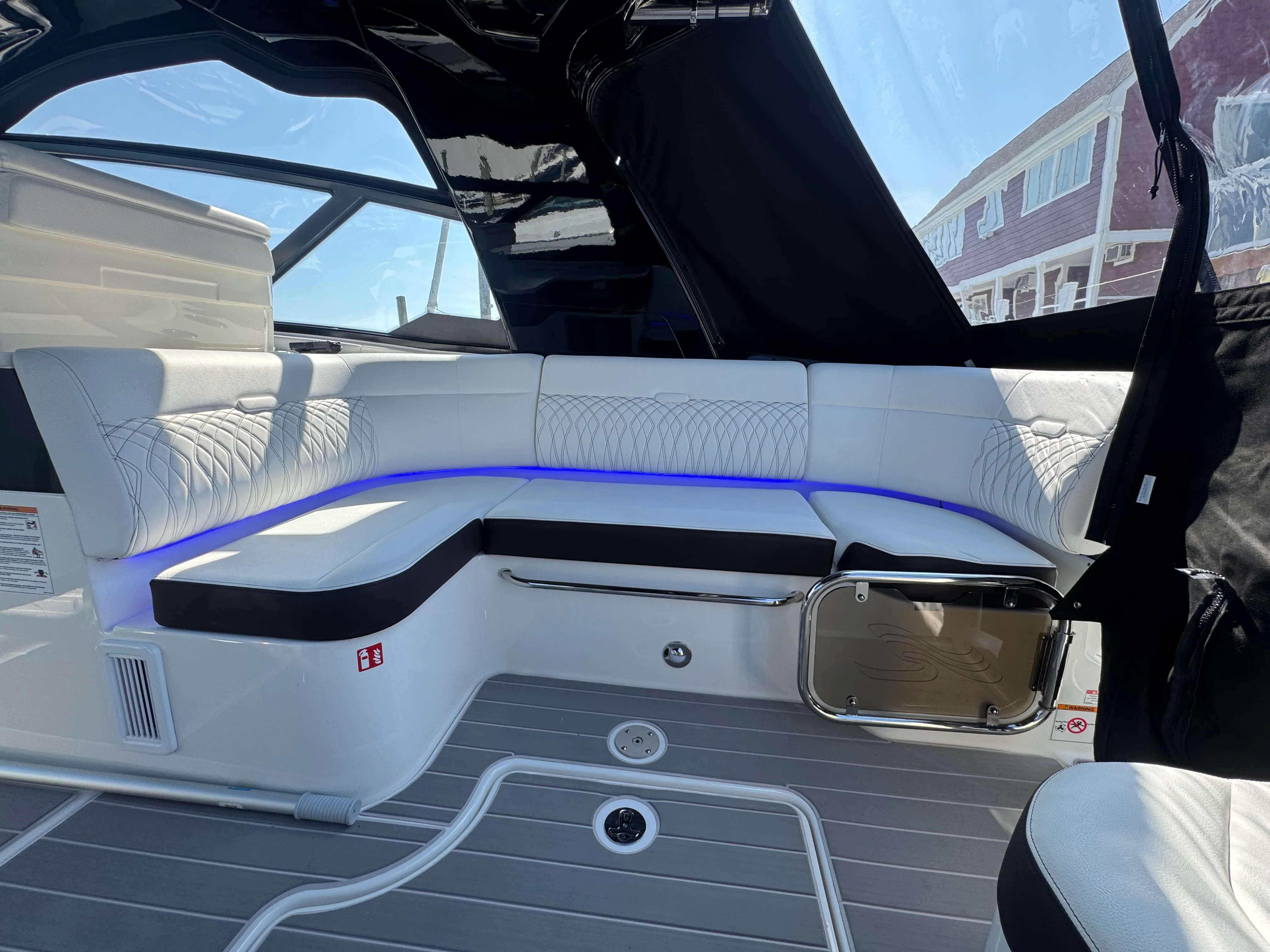 2025 Sea Ray 370 DA-OB Image Thumbnail #13