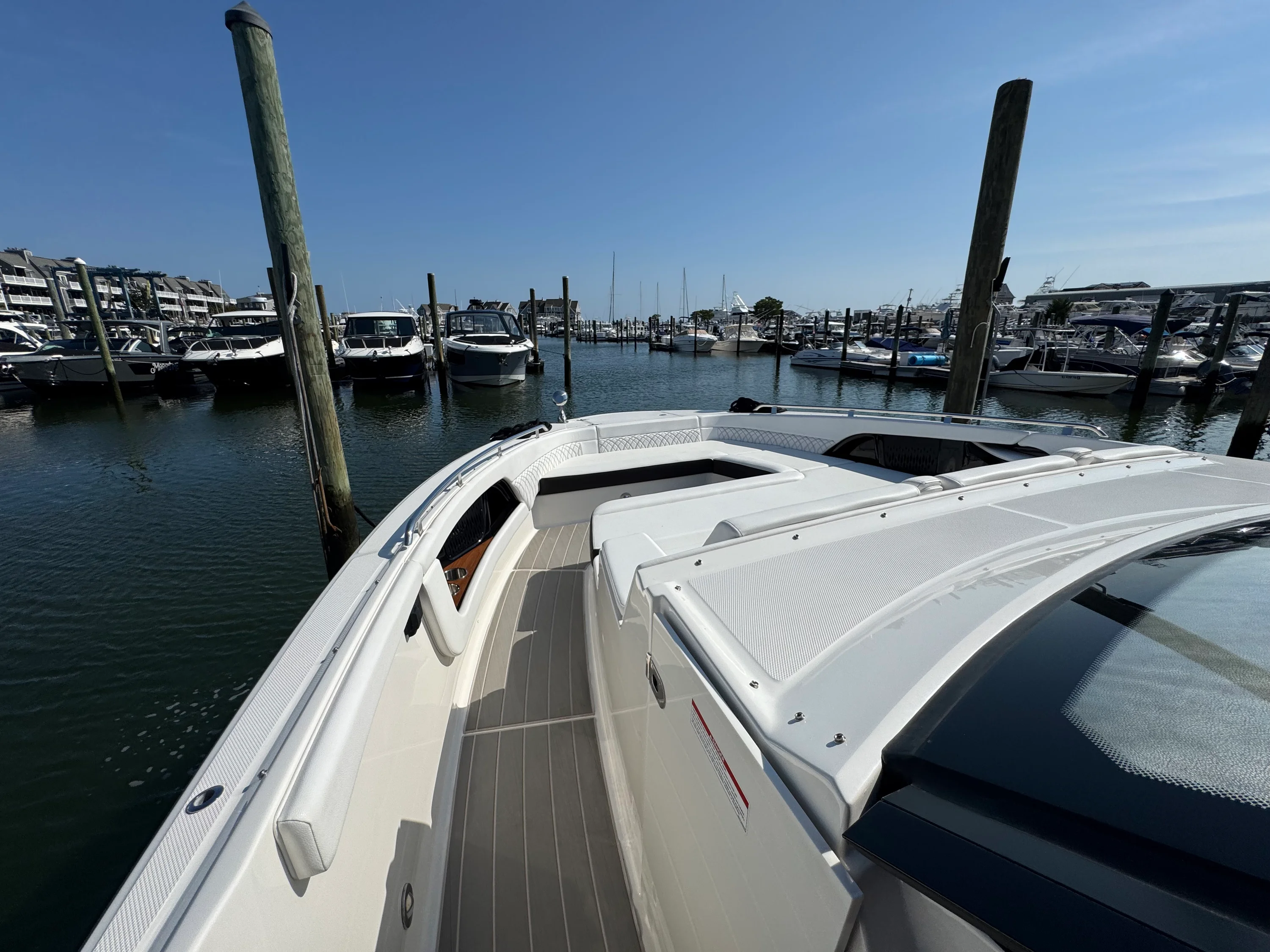 2025 Sea Ray 370 SUNDANCER OB Image Thumbnail #41